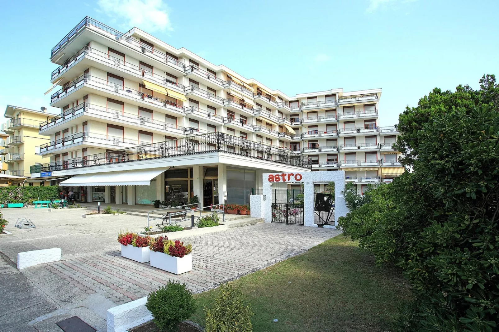 Astro 7