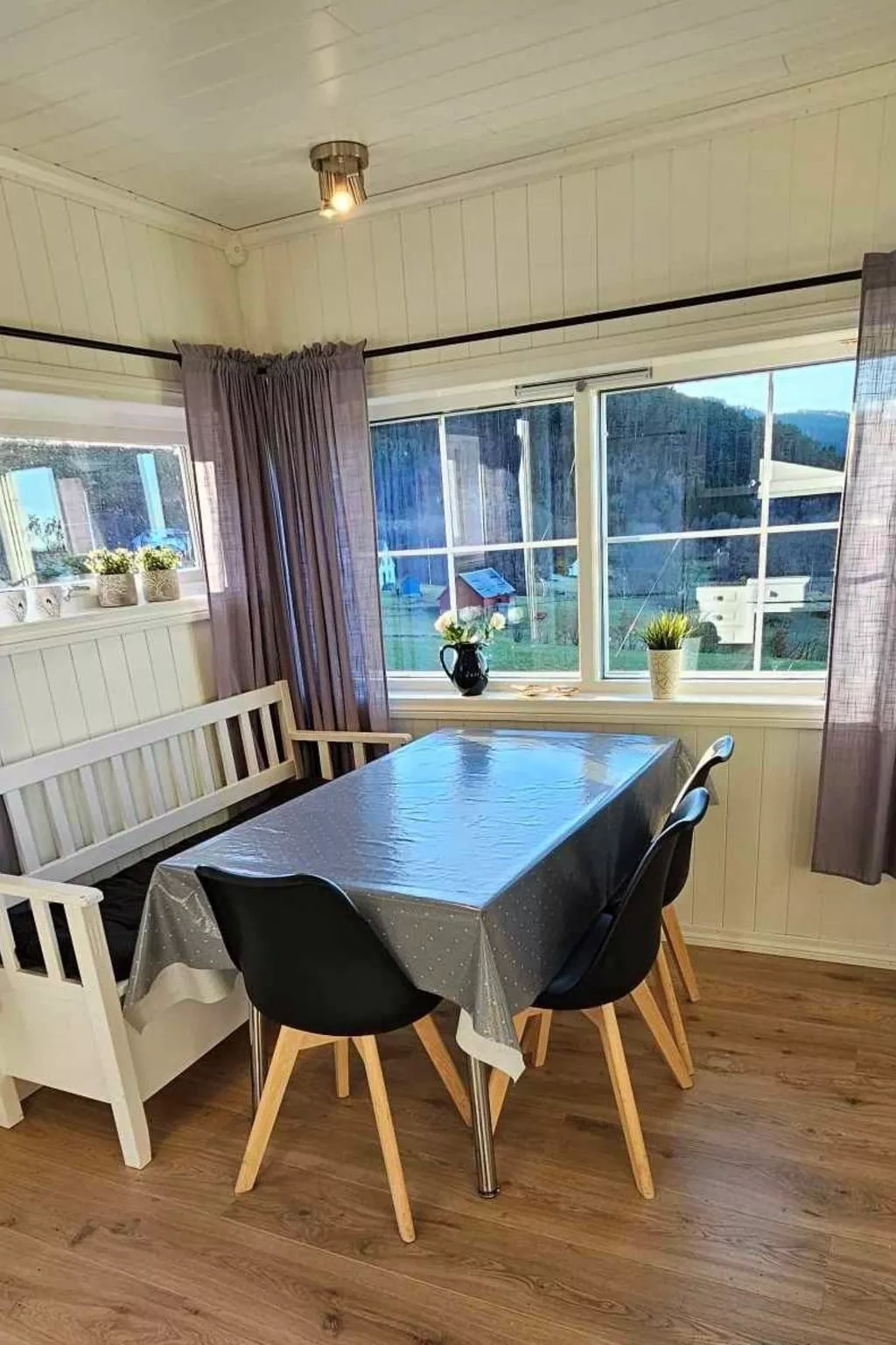 Heggland Huset-Binnen