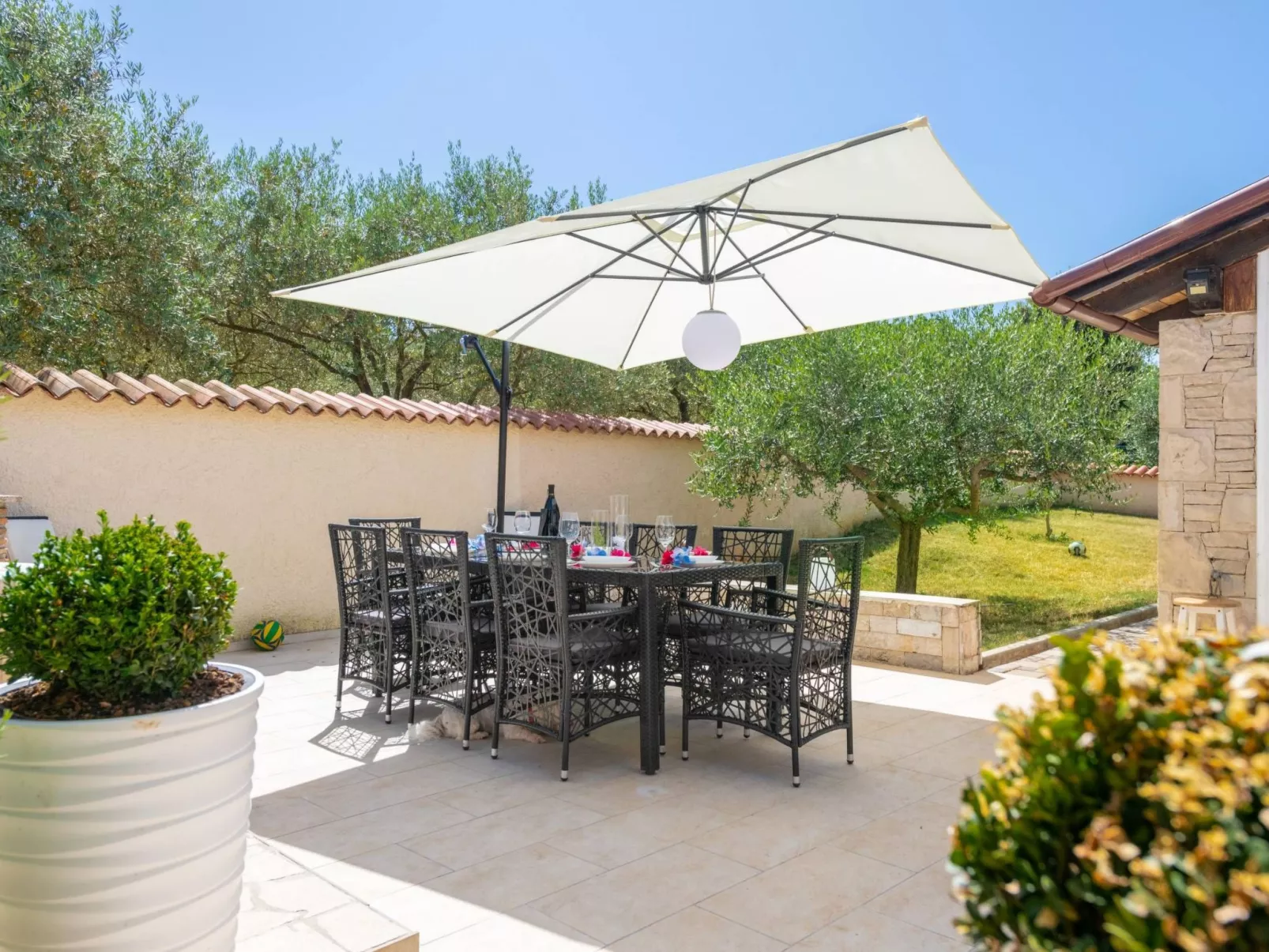 Villa Sunshine - Image-tags.info