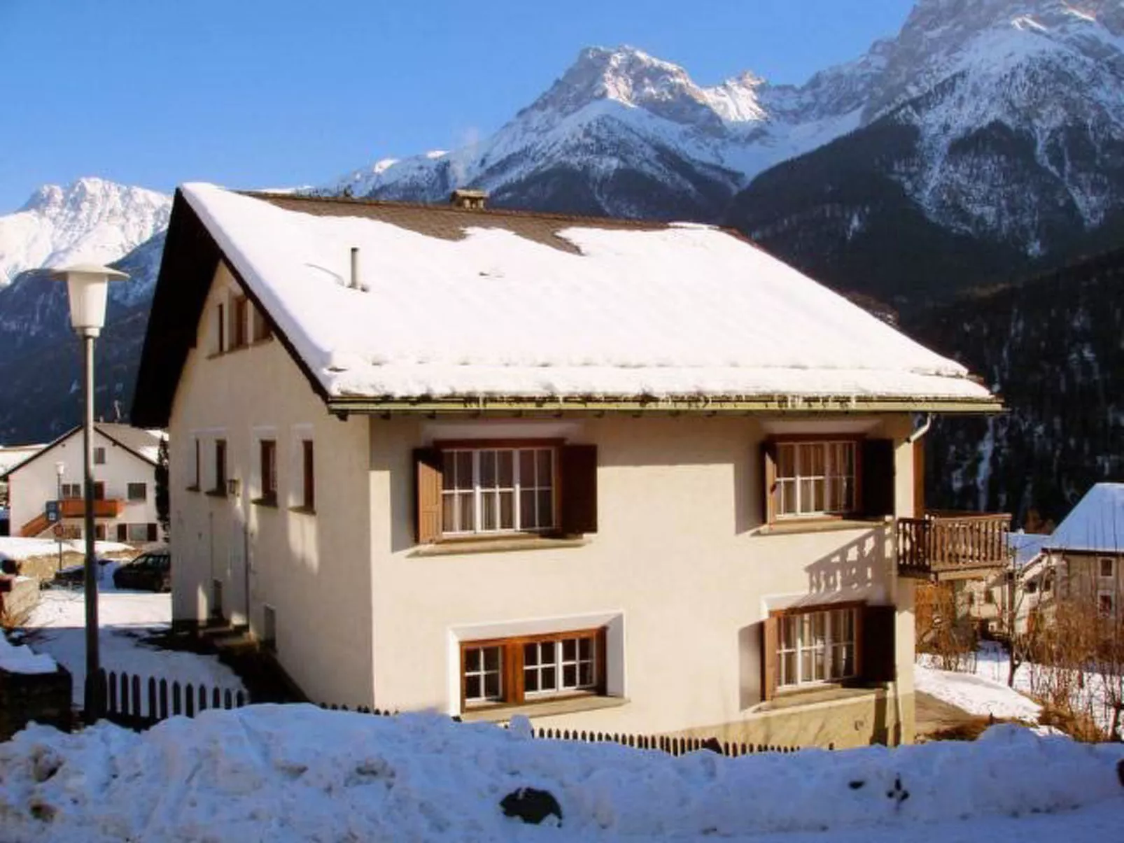 Chasa Allegra, (Scuol). - Buiten