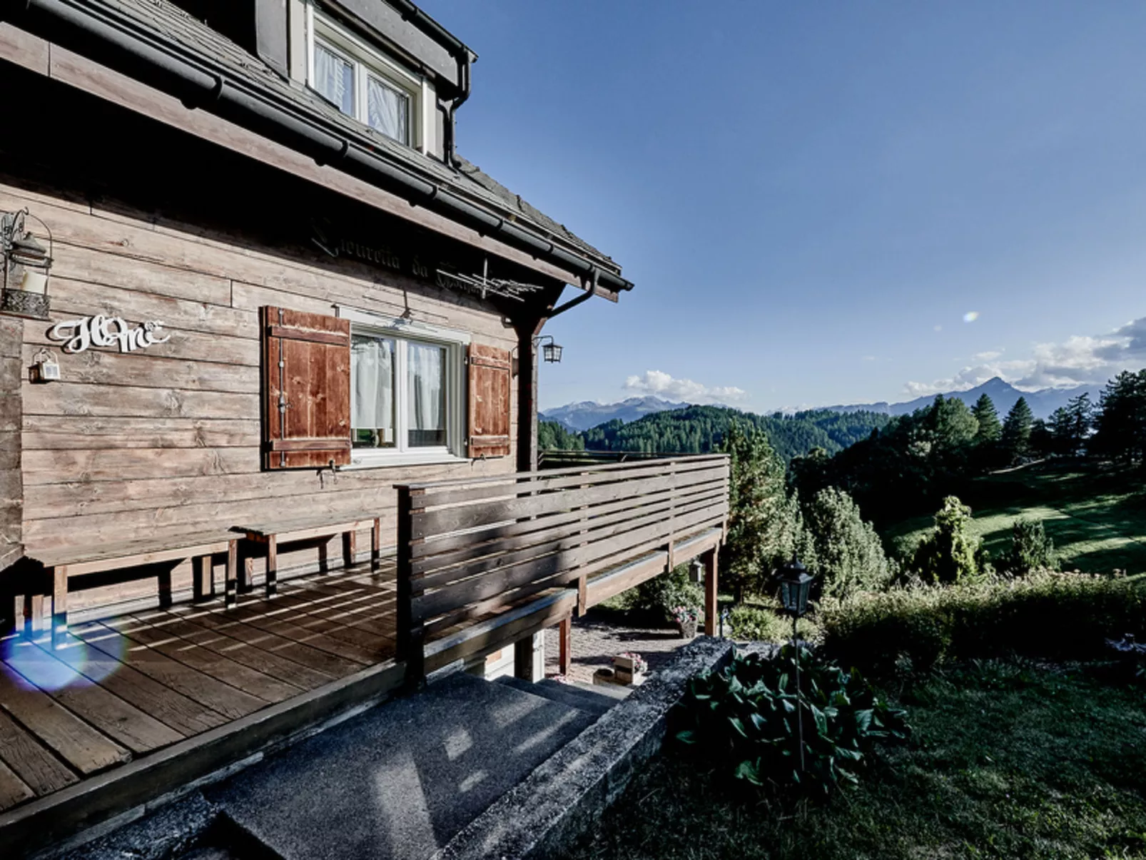 Chalet Lieuretta da Tscharfs, (Feldis). - Buiten