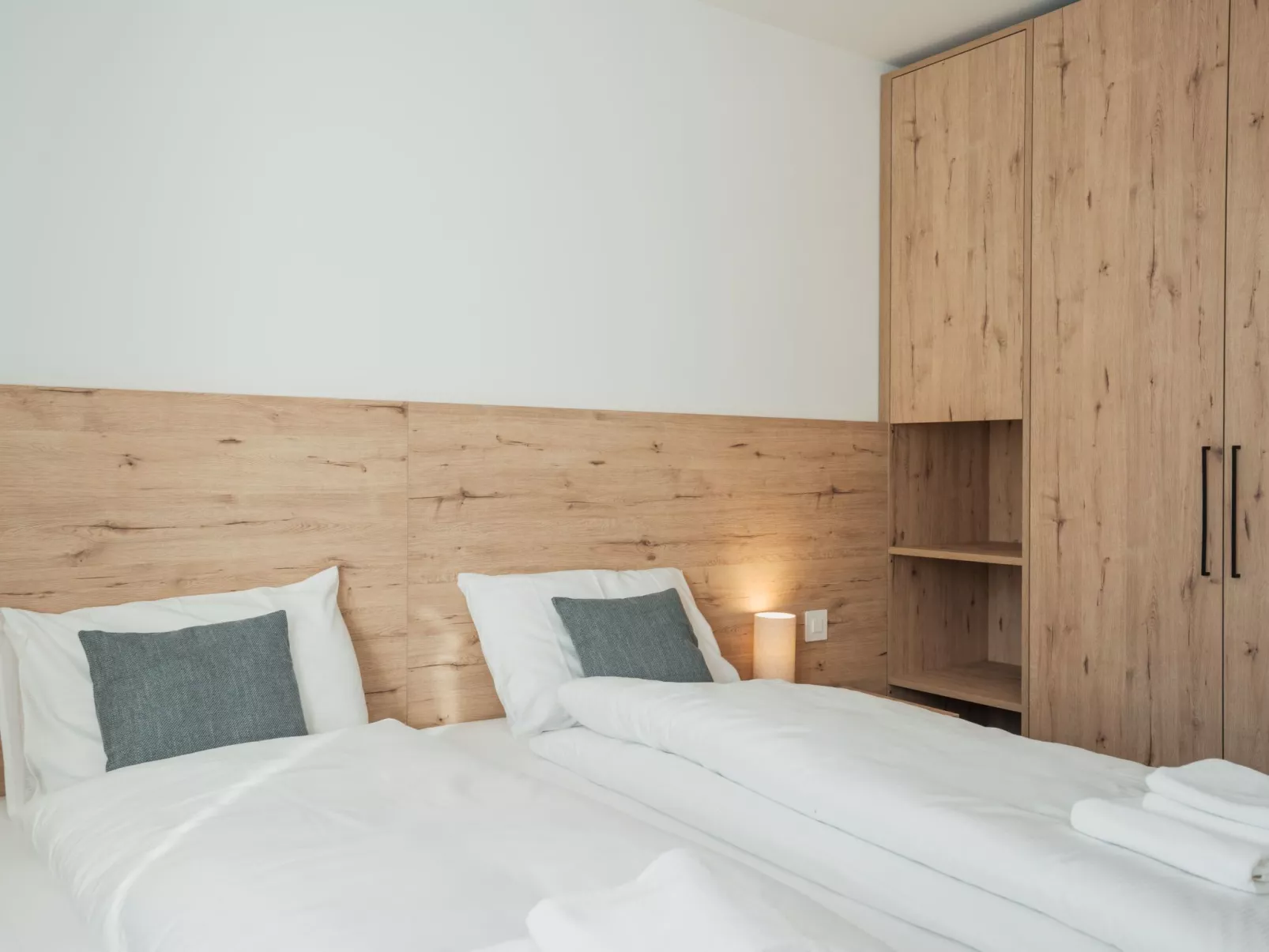 Alpine Apartments, (San Bernardino). - Binnen