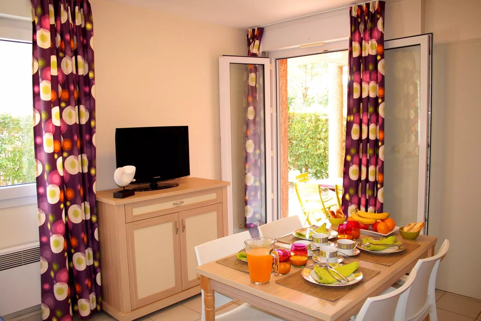 Grand Bleu/Lagrange Vacances Les Pierres de Jade 2 PIÈCES 4 pers OTA - Eetkamer