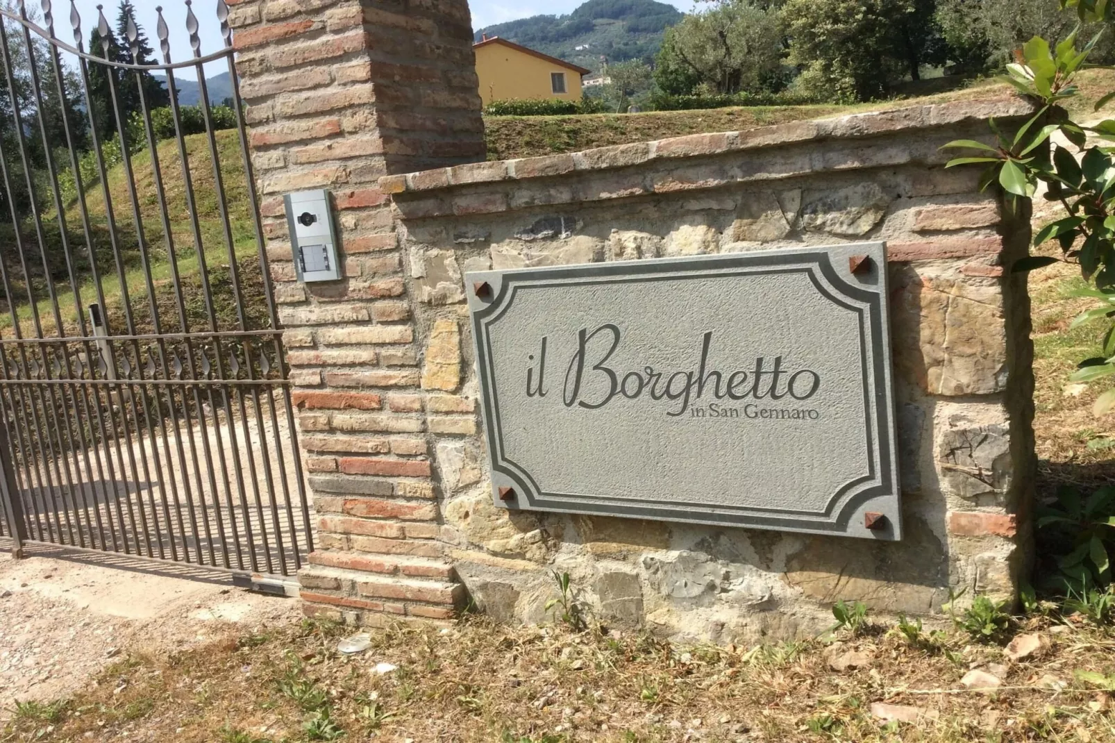 Casa Lucchese at Borghetto Farmhouse - Buitenkant zomer