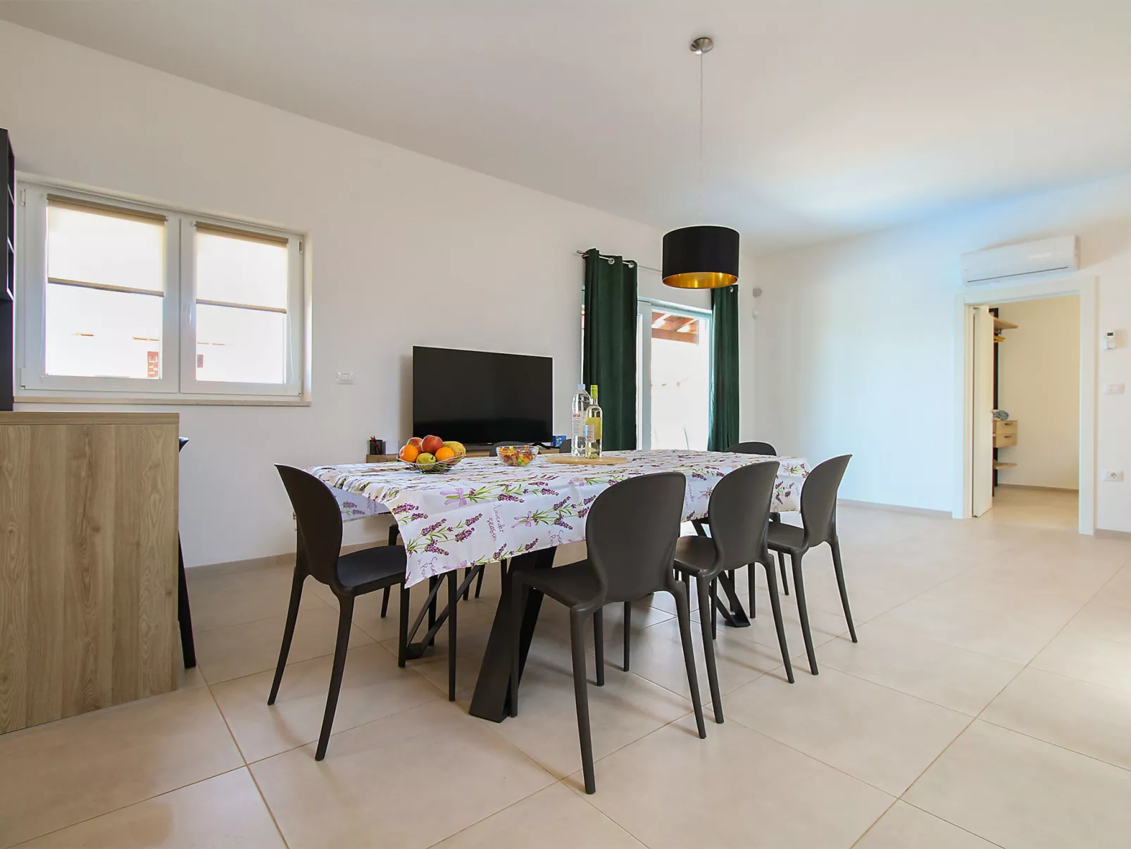 House 2351 - Binnen