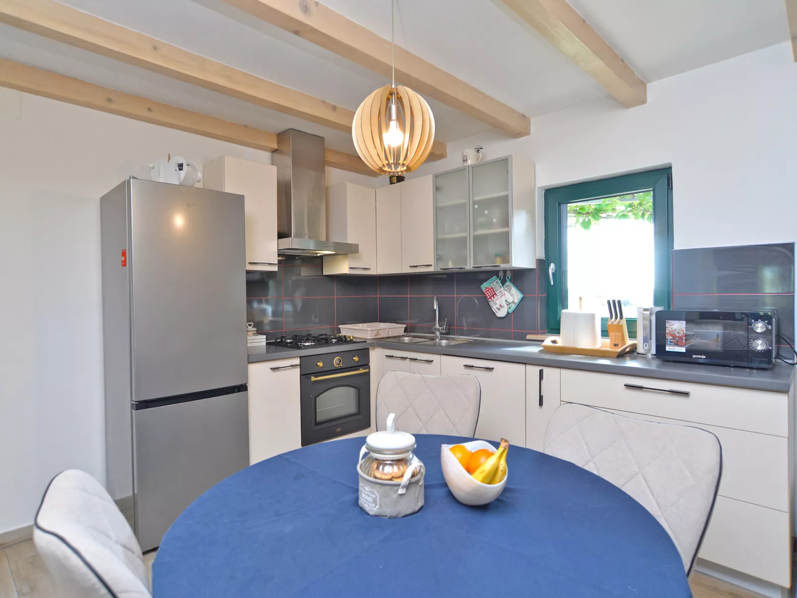 House 2157 - Binnen