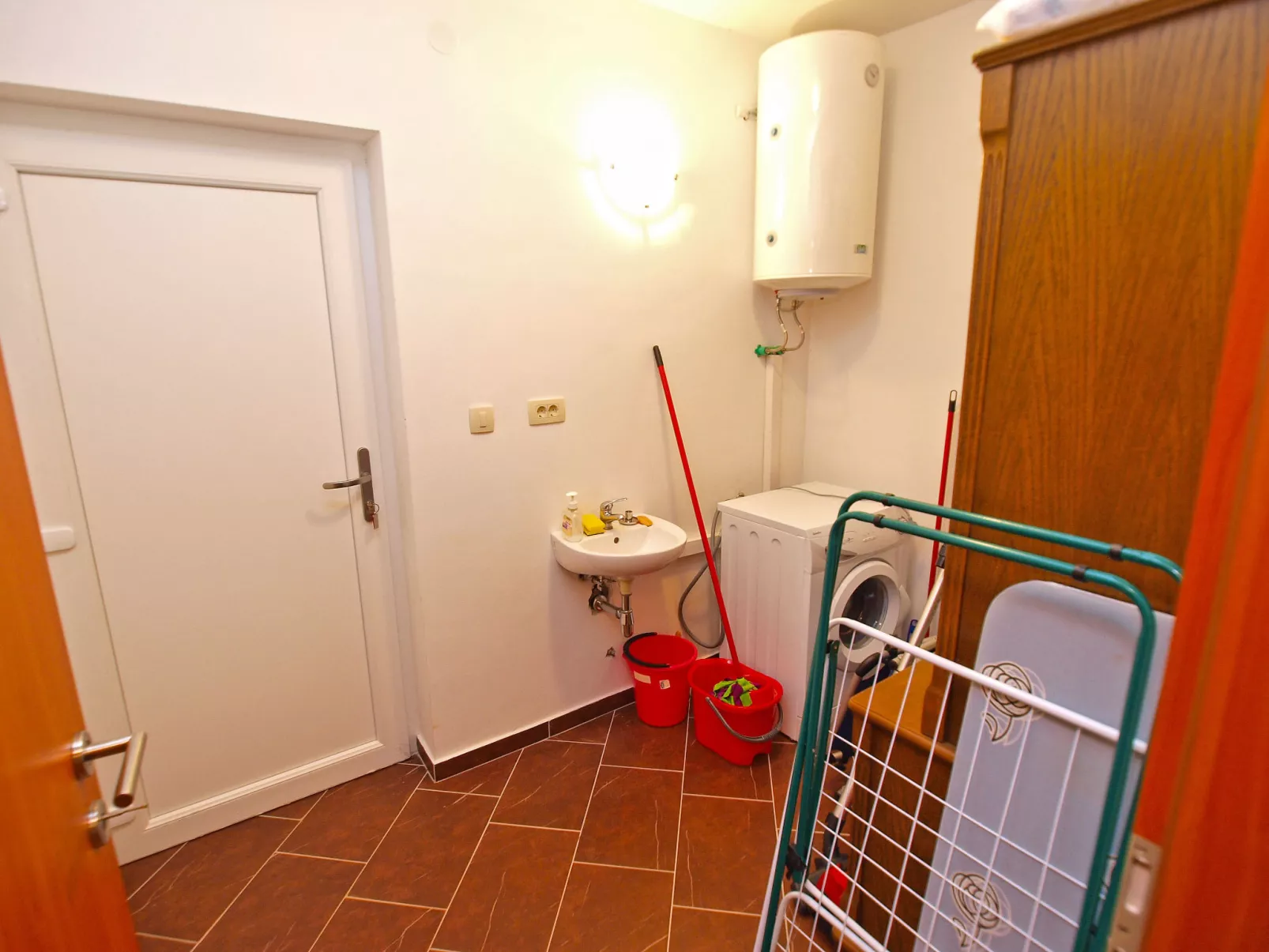 House 1330 - Binnen