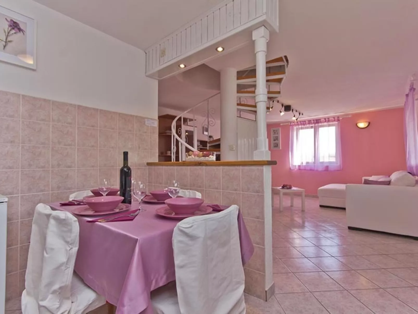 House 526 - Binnen