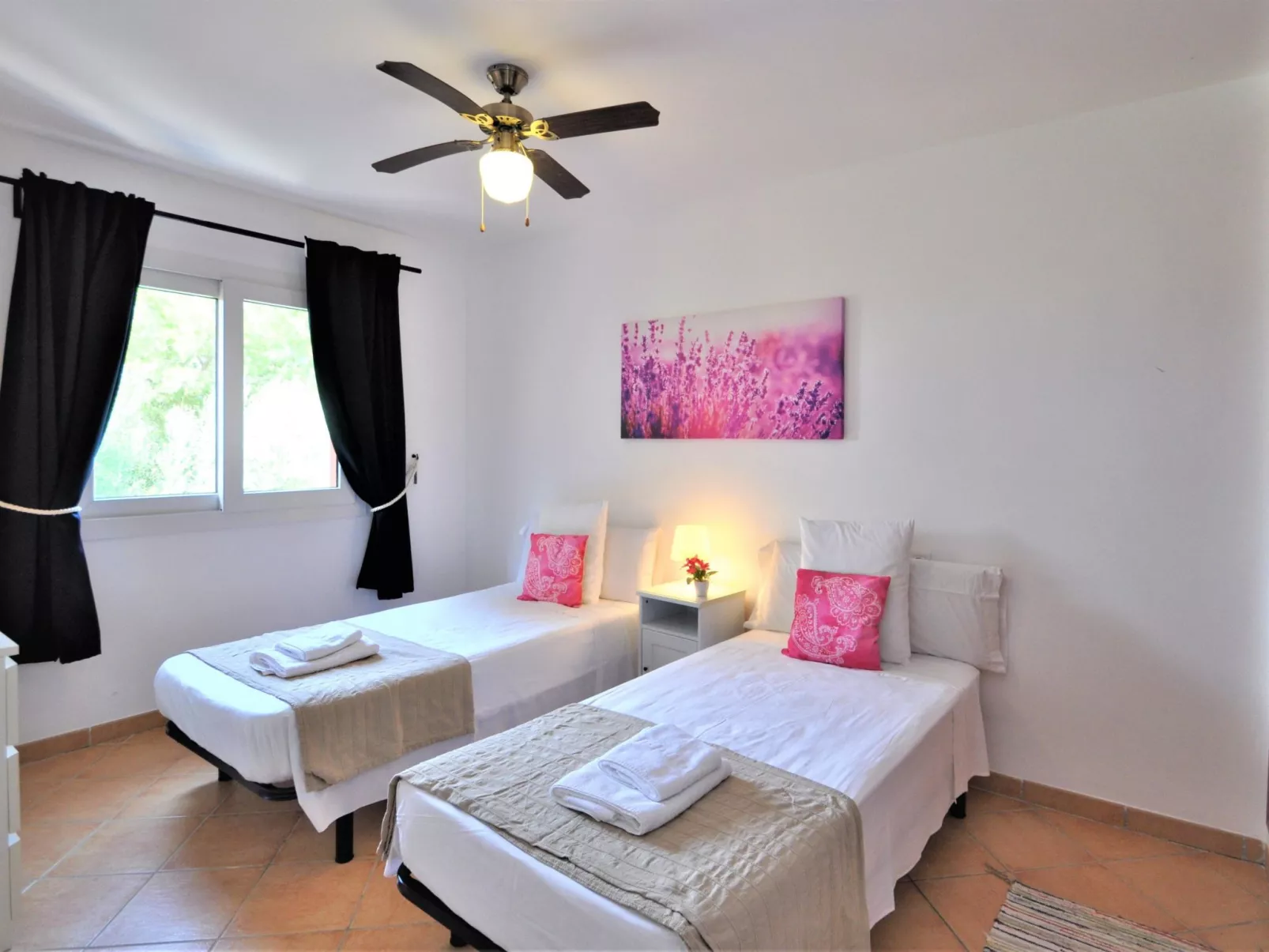 VILLA en Zona residencial tranquila con piscina privada ideal para familias - W - Binnen