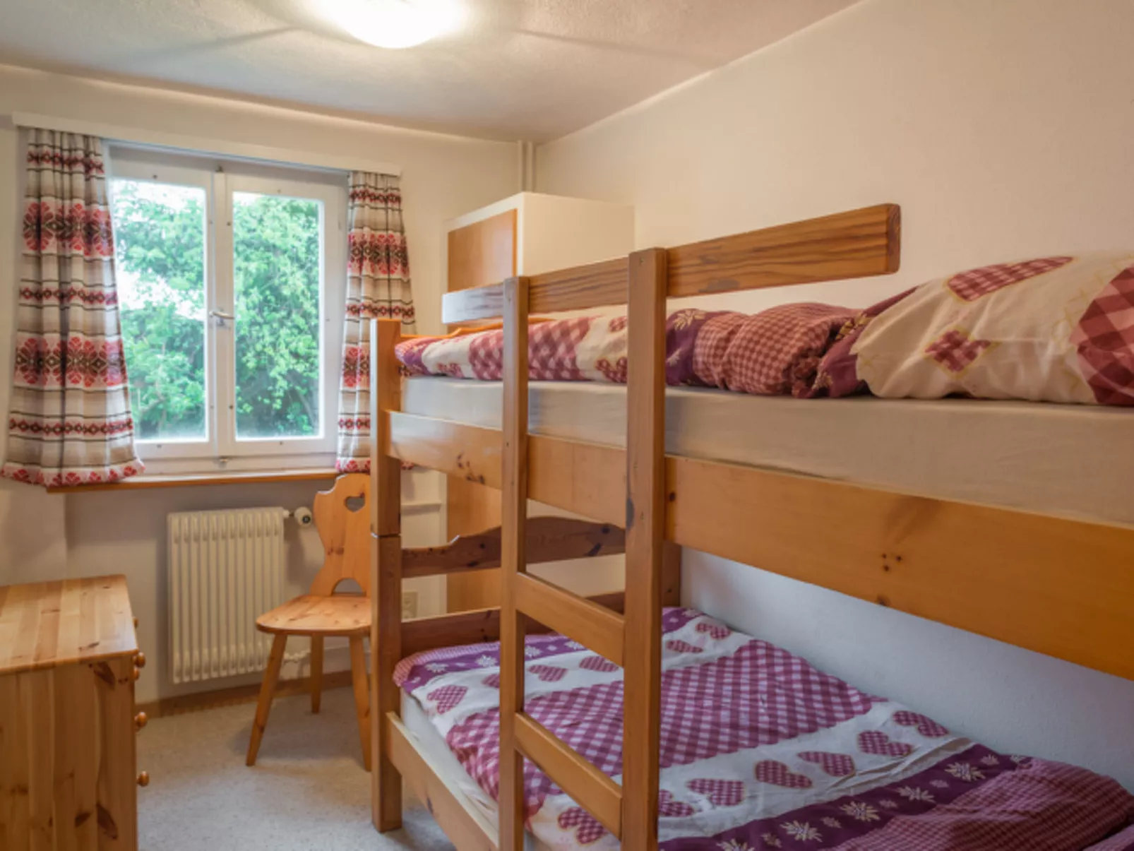 Casa Mirella, (Flims Dorf). 4 Zimmerwohnung - Binnen
