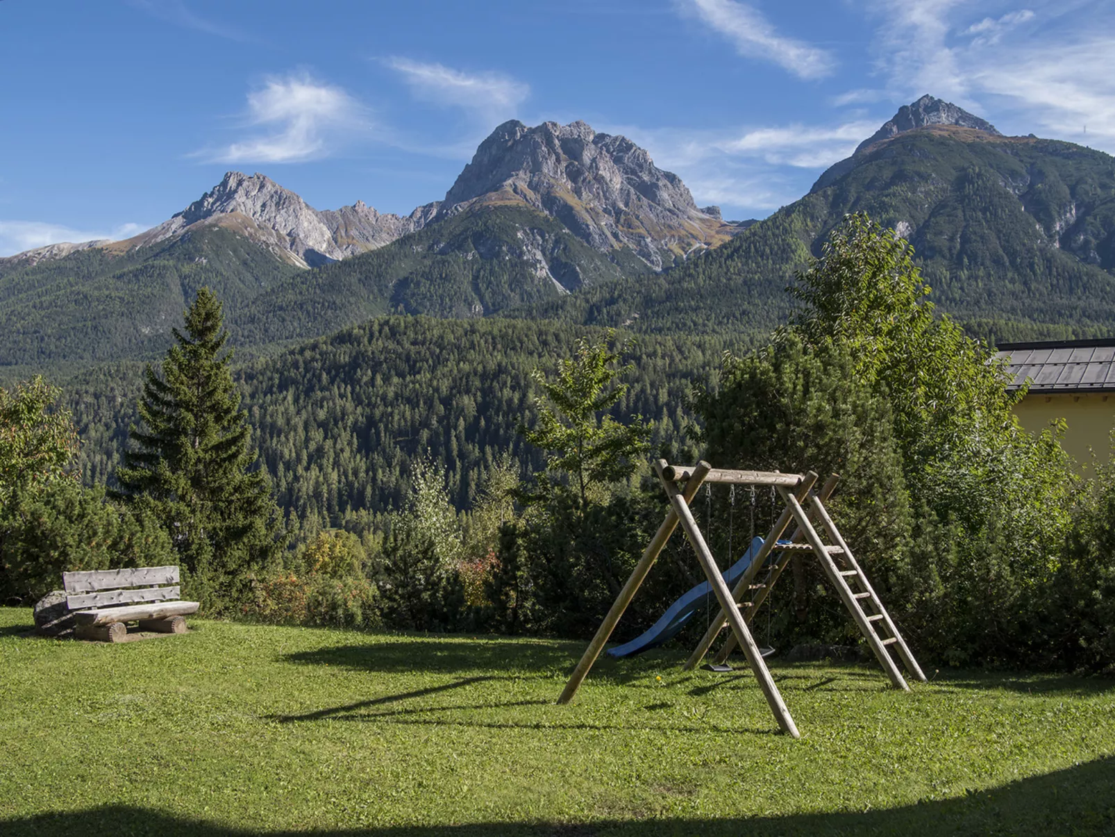 WÜEST, (Scuol). - Buiten