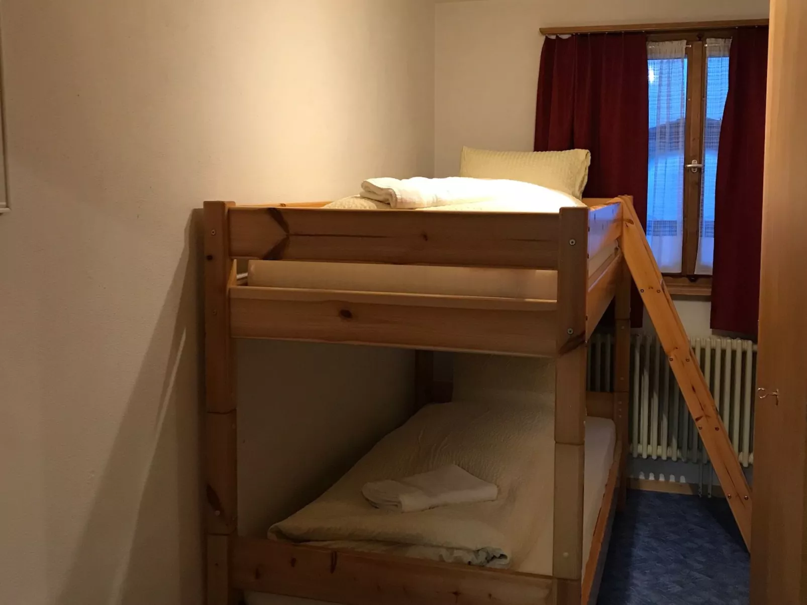 Ferienwohnungen Chasa Valär, (Scuol) - Binnen