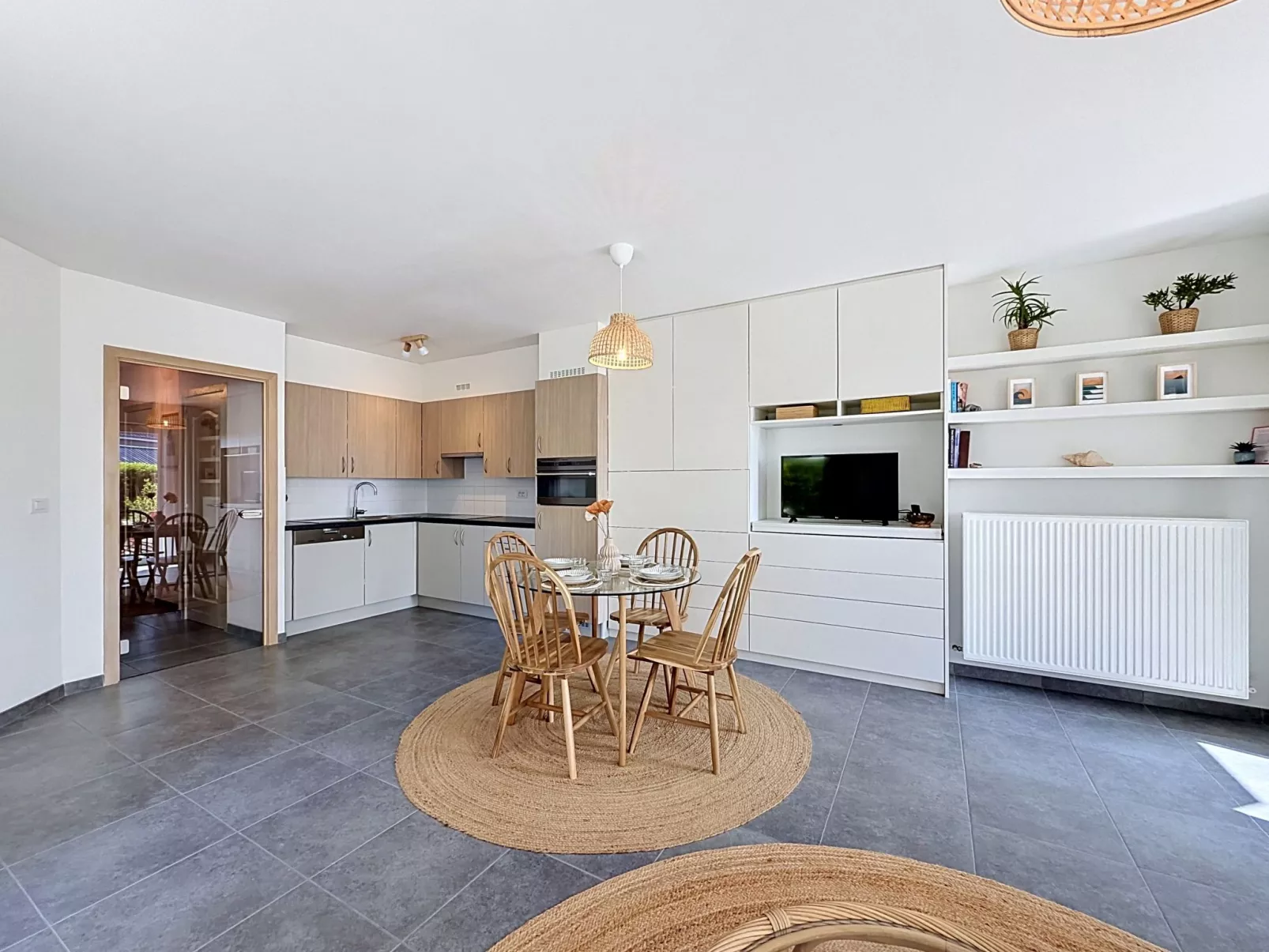 Petite Oasis with garden - Binnen