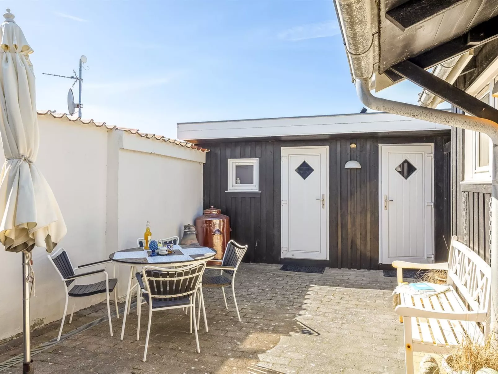 "Niela" - 300m from the sea - Buiten