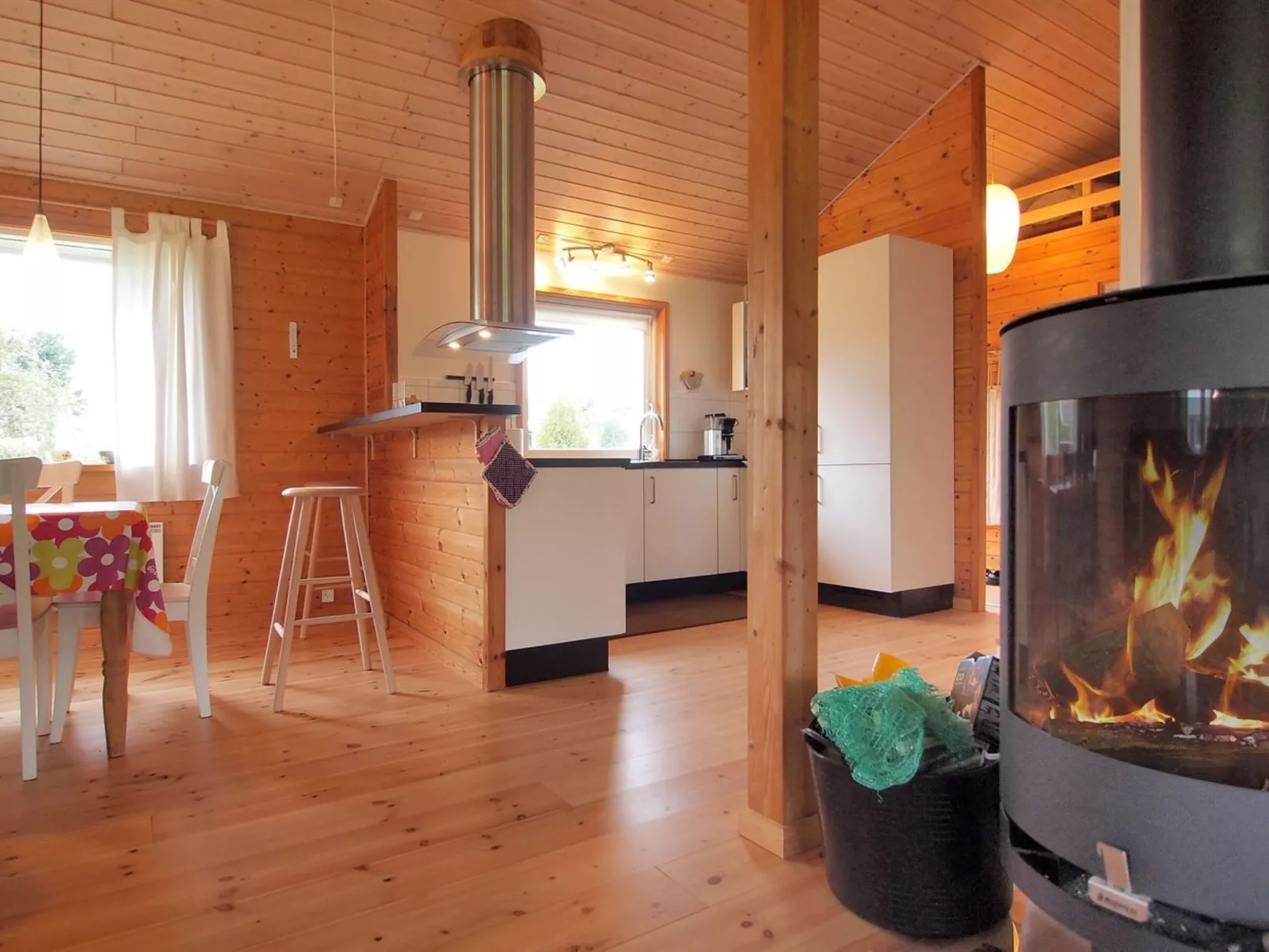 "Karanfilka" - 900m from the sea - Binnen