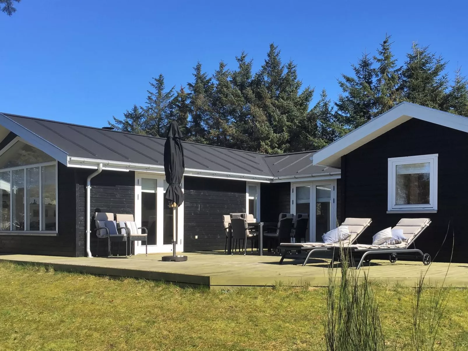 "Bylgja" - 1.7km from the sea - Buiten