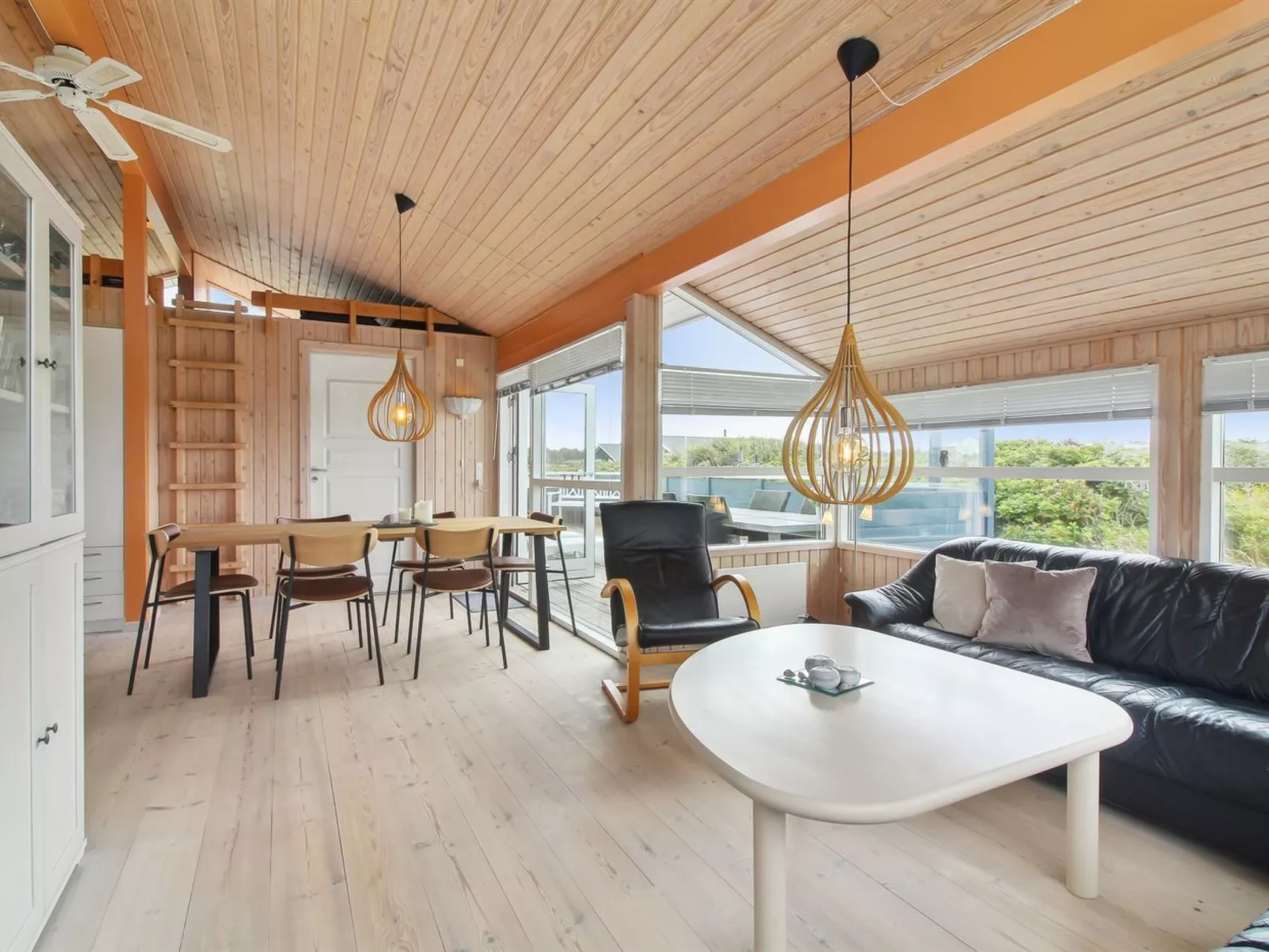 "Mitre" - 300m from the sea - Binnen