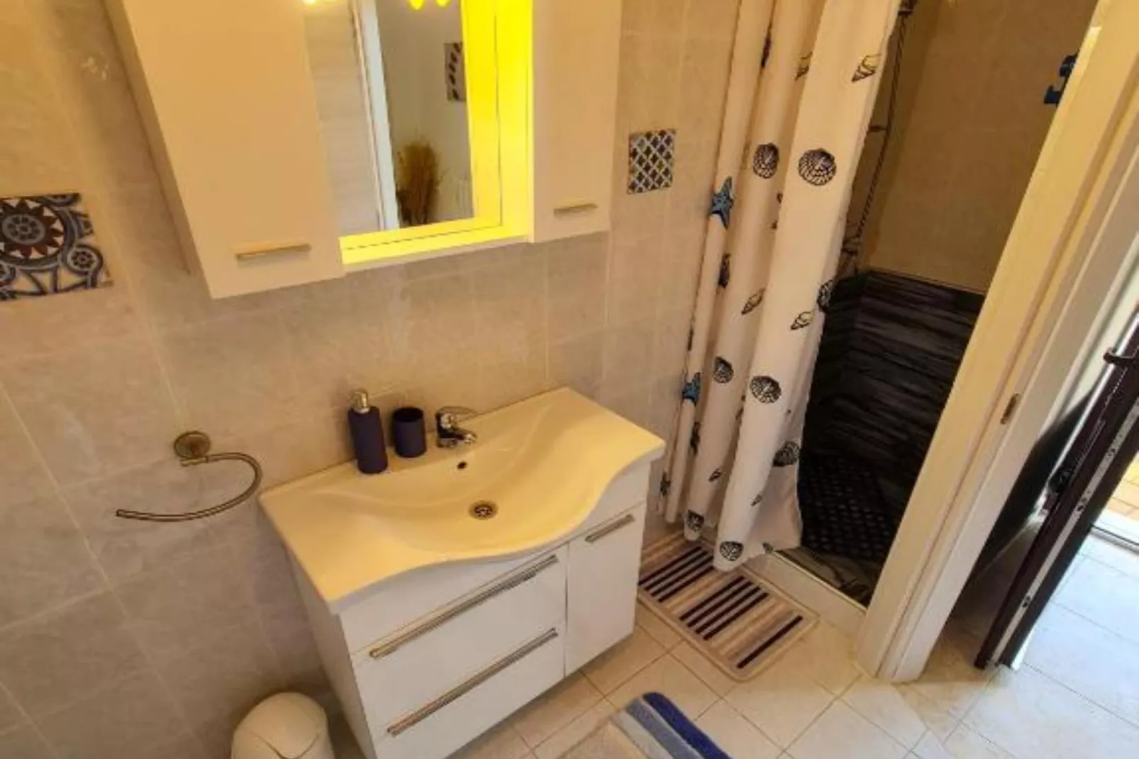 Apartments Marko - Three Bedroom Apartment with Sea View - Badkamer