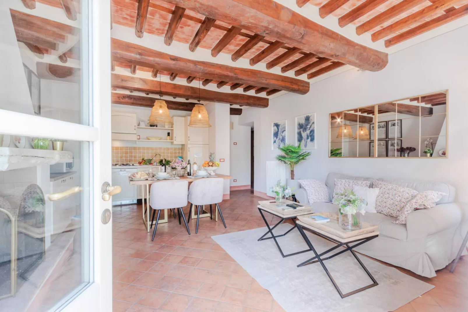 Jacopo Farmhouse Apartment in Wine Resort in Lucca - Woonkamer