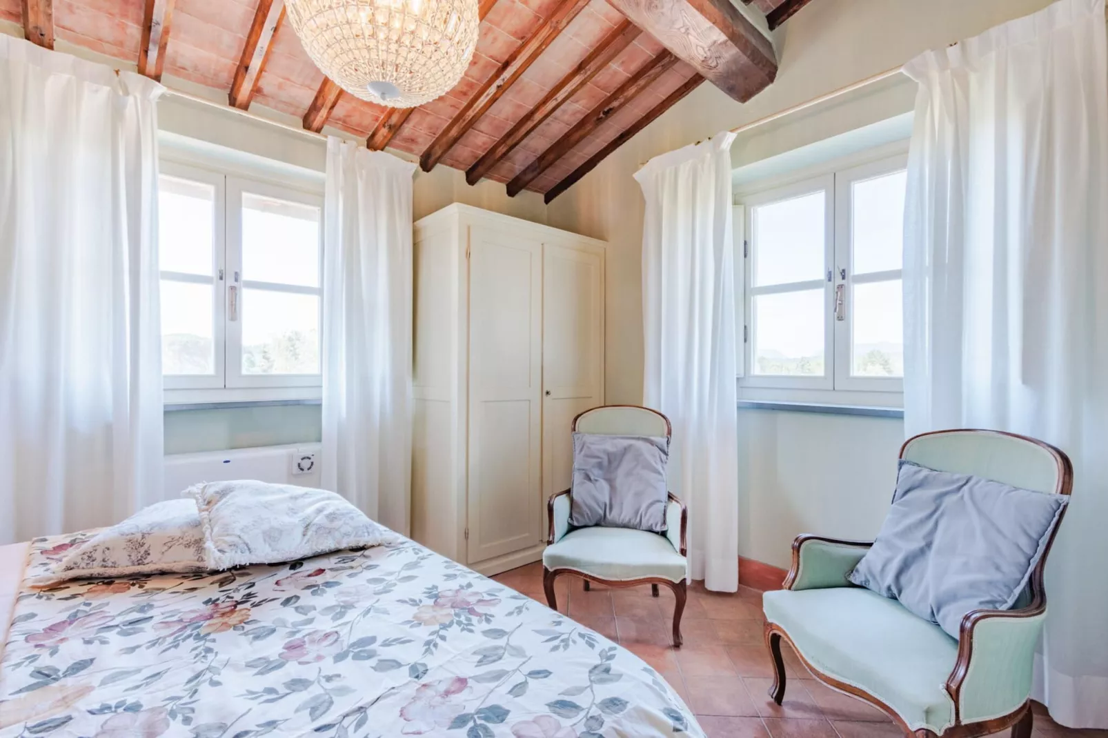 Anna Farmhouse Apartment in Wine Resort in Lucca - Slaapkamer