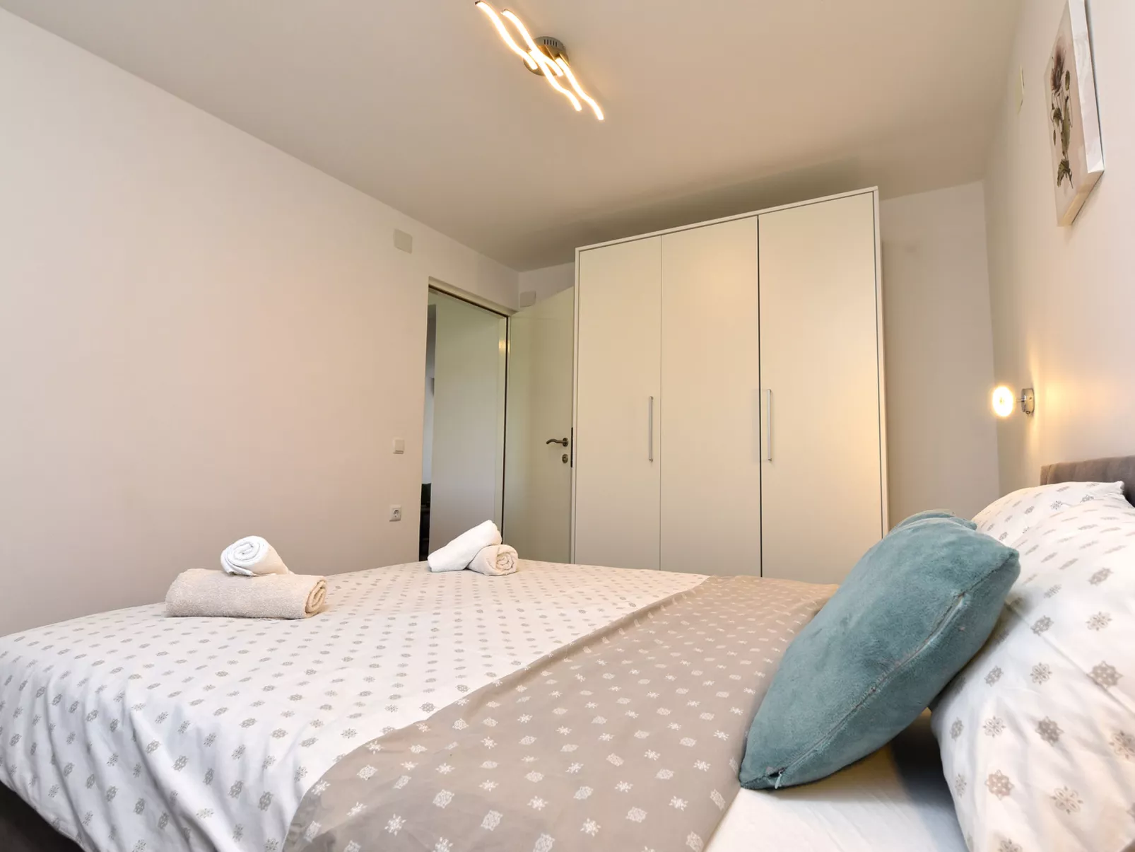 House 2154 - Binnen