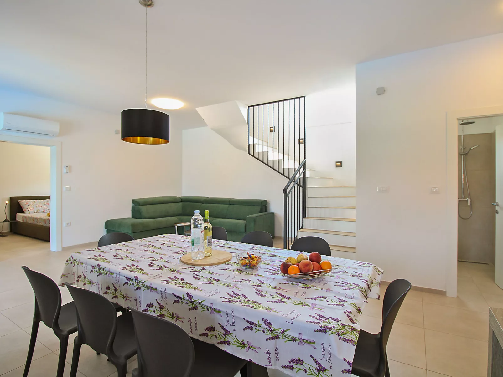House 2351 - Binnen