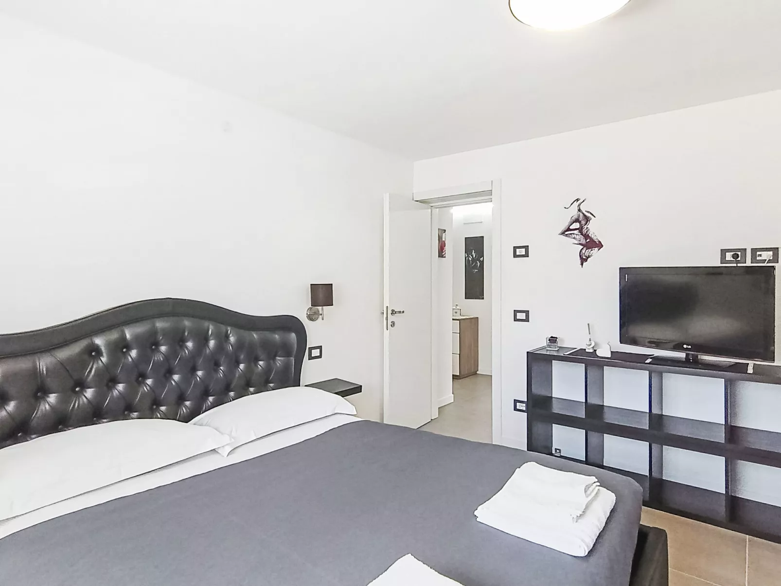 MB Guest House - Binnen