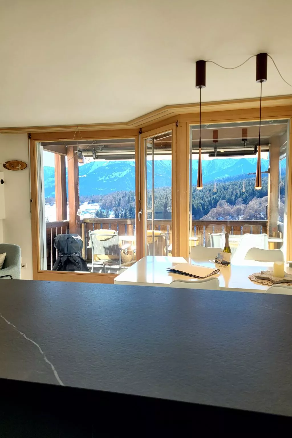 Fewo Cordial im Casa Erizun, (Flims Dorf). 3.5 Zimmer Ferienwohnung mit Bad/WC, - Binnen