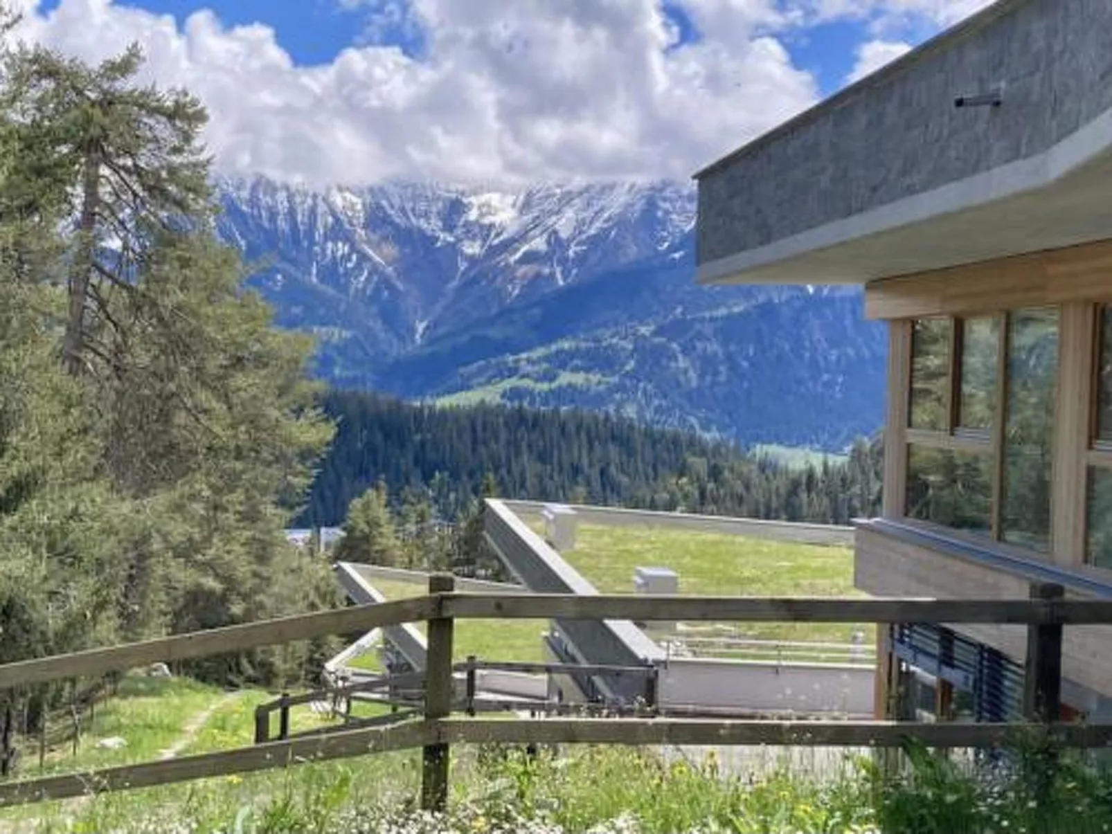 Alp Resort Ski In/Ski Out, (Laax Murschetg). 4.5 Zimmerwohnung - Buiten