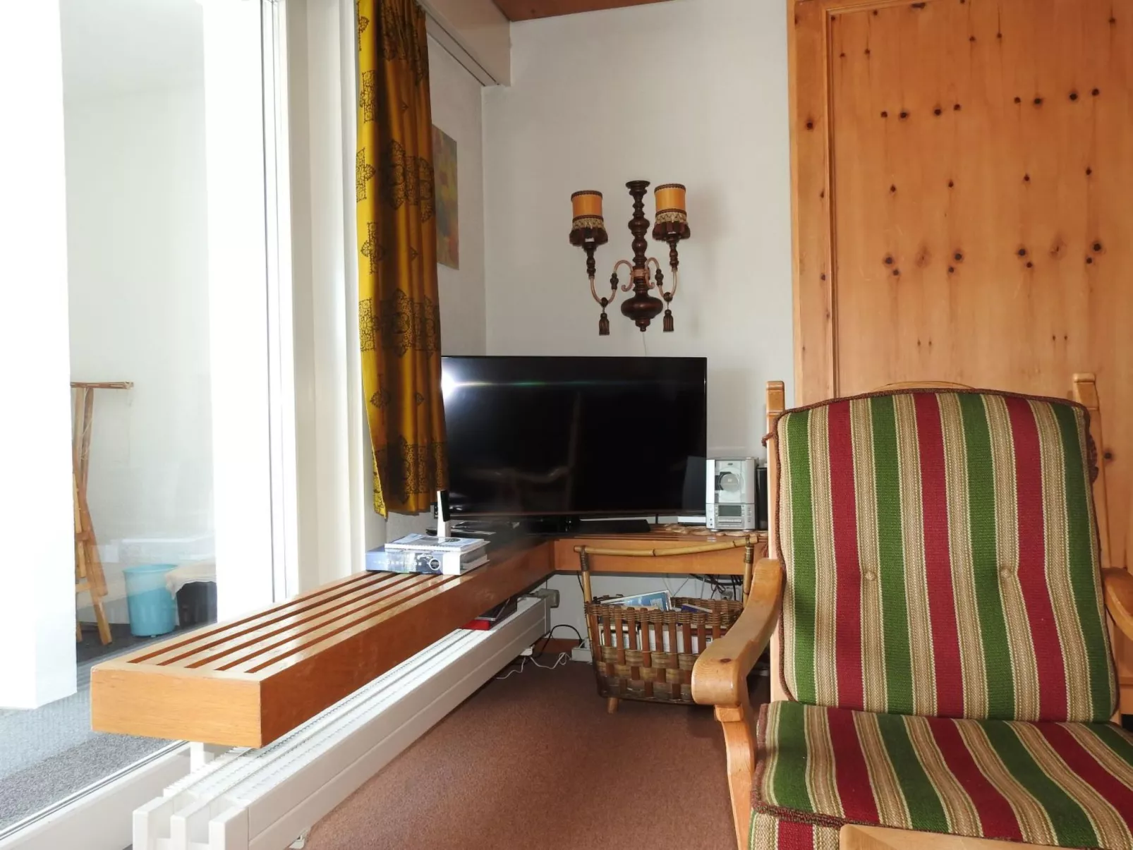 Ner B / Hartl, (Flims Dorf). 2.5 Zimmerwohnung - Binnen