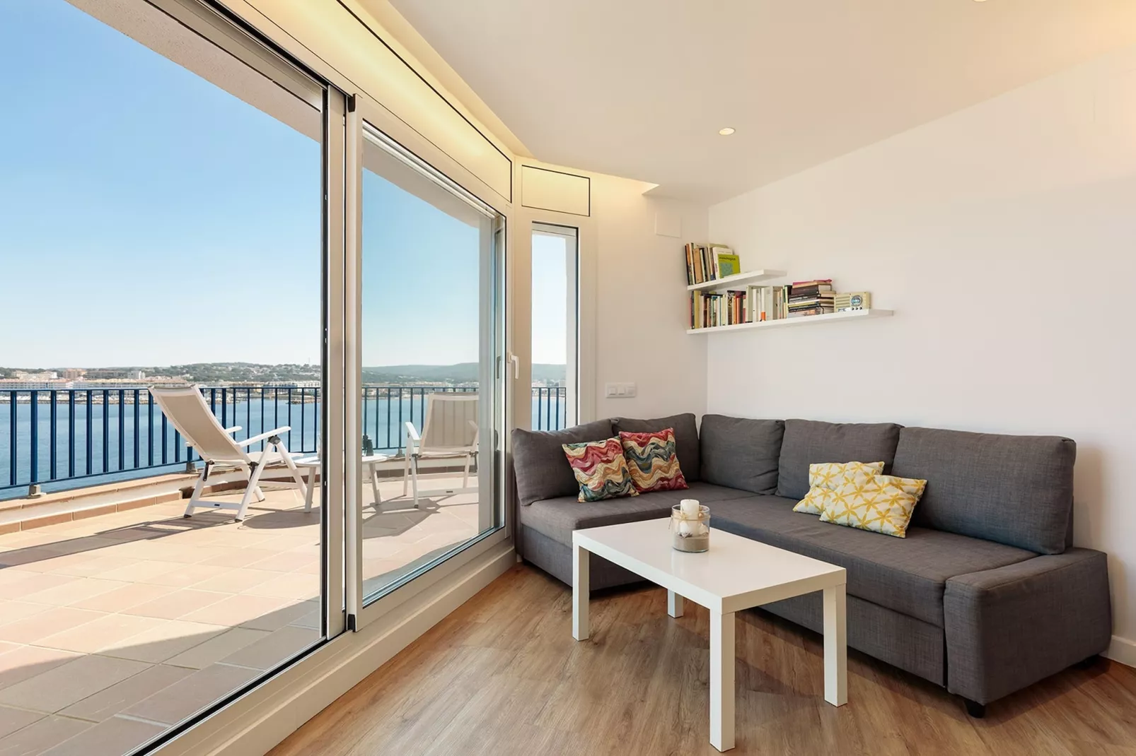 L’Escala Costa Brava Pool Duplex Apartment - Woonkamer