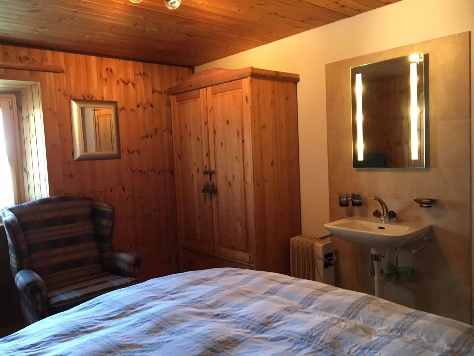 Privatzimmer bügl süt, (Sent). - Binnen