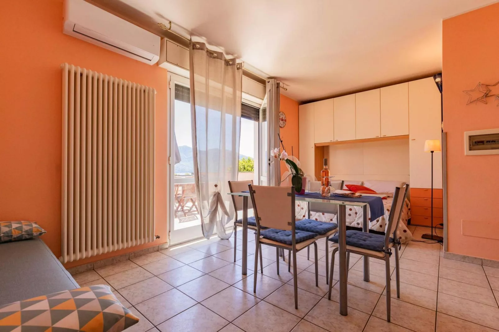 Residence Casa & Vela SRL, Oggebbio-Bilo fino 6 - Eetkamer