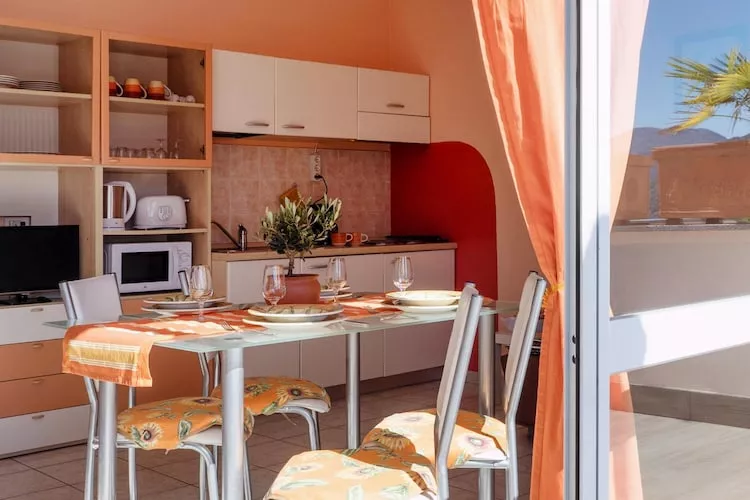 Residence Casa & Vela SRL, Oggebbio-Bilo fino 5 - Eetkamer