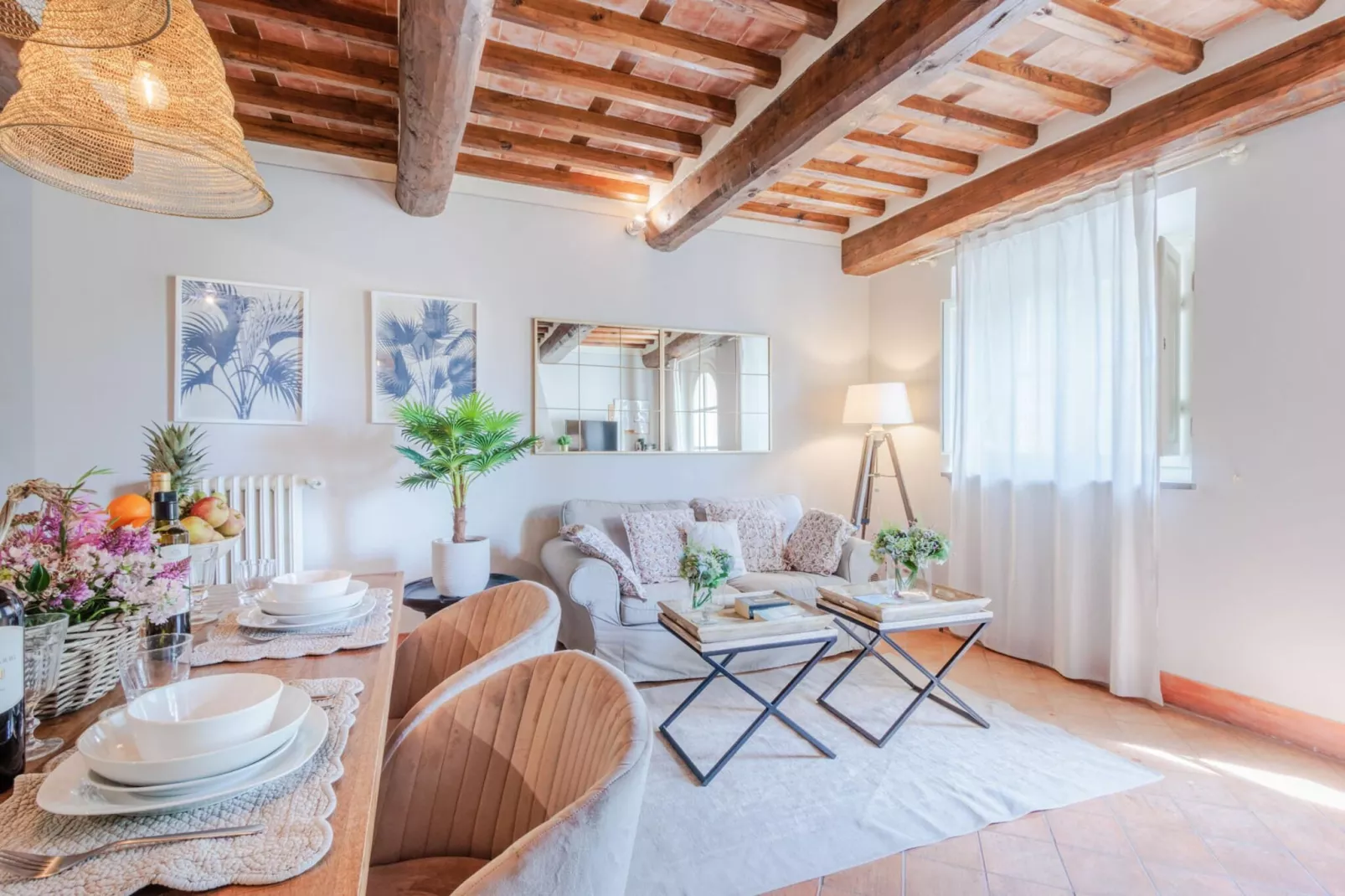 Jacopo Farmhouse Apartment in Wine Resort in Lucca - Woonkamer