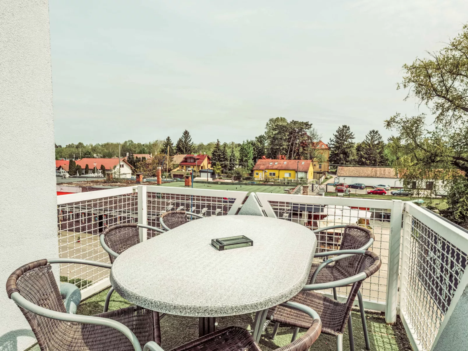 Caesar Apartment mit Terrasse, nahe dem Balaton - Buiten