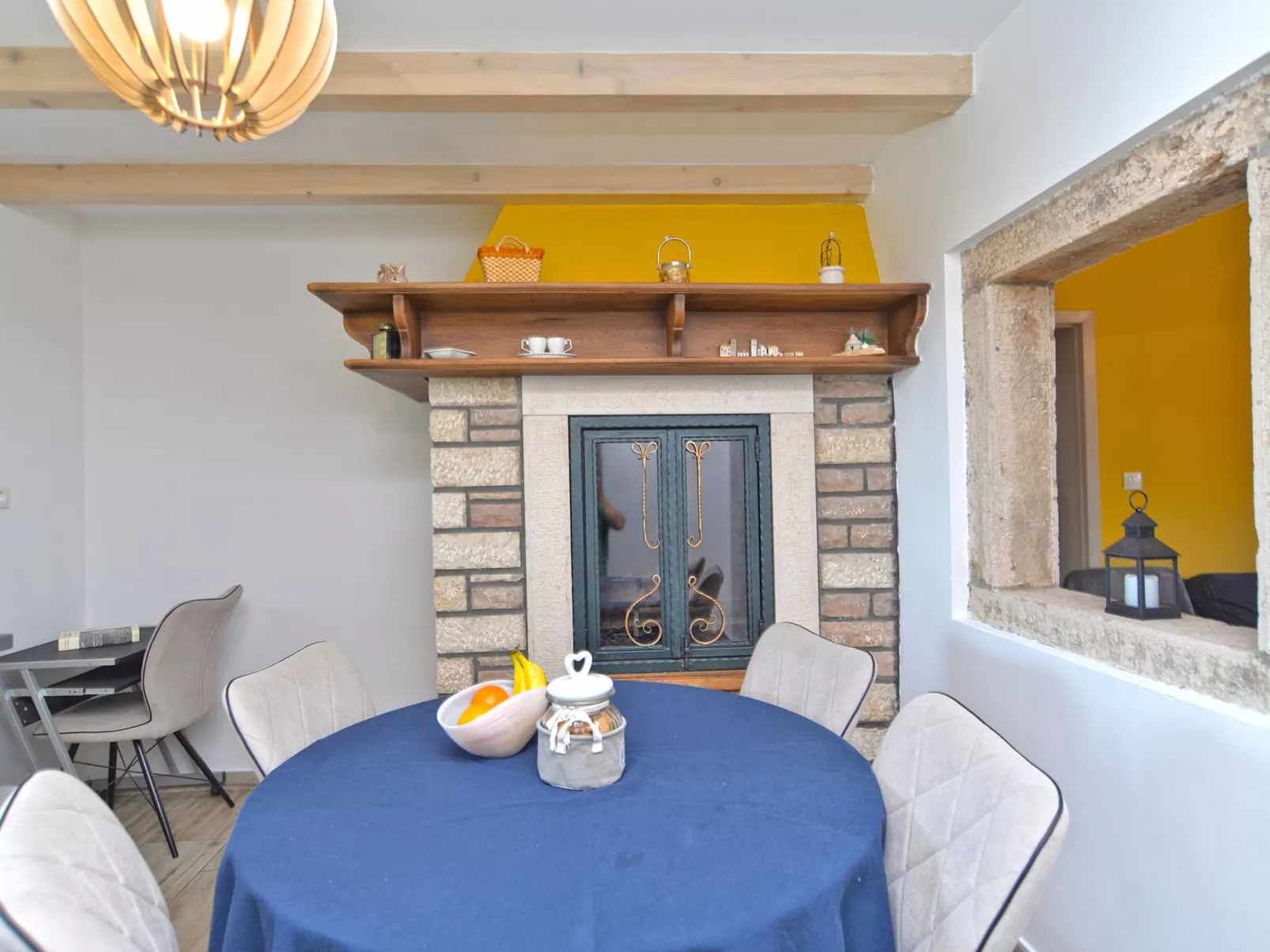 House 2157 - Binnen