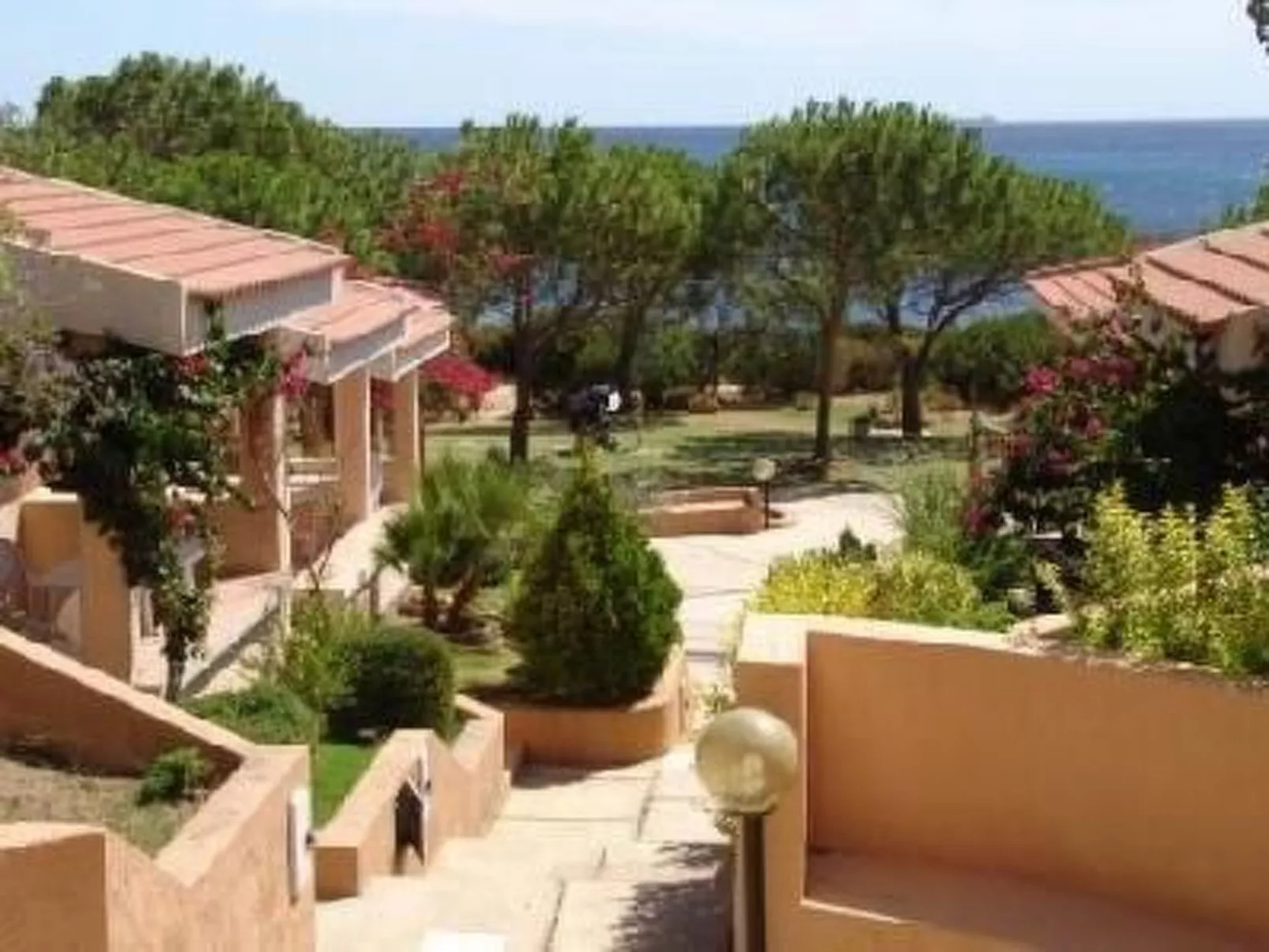 Appartement in Villaputzu mit Terrasse und Grill - Buiten