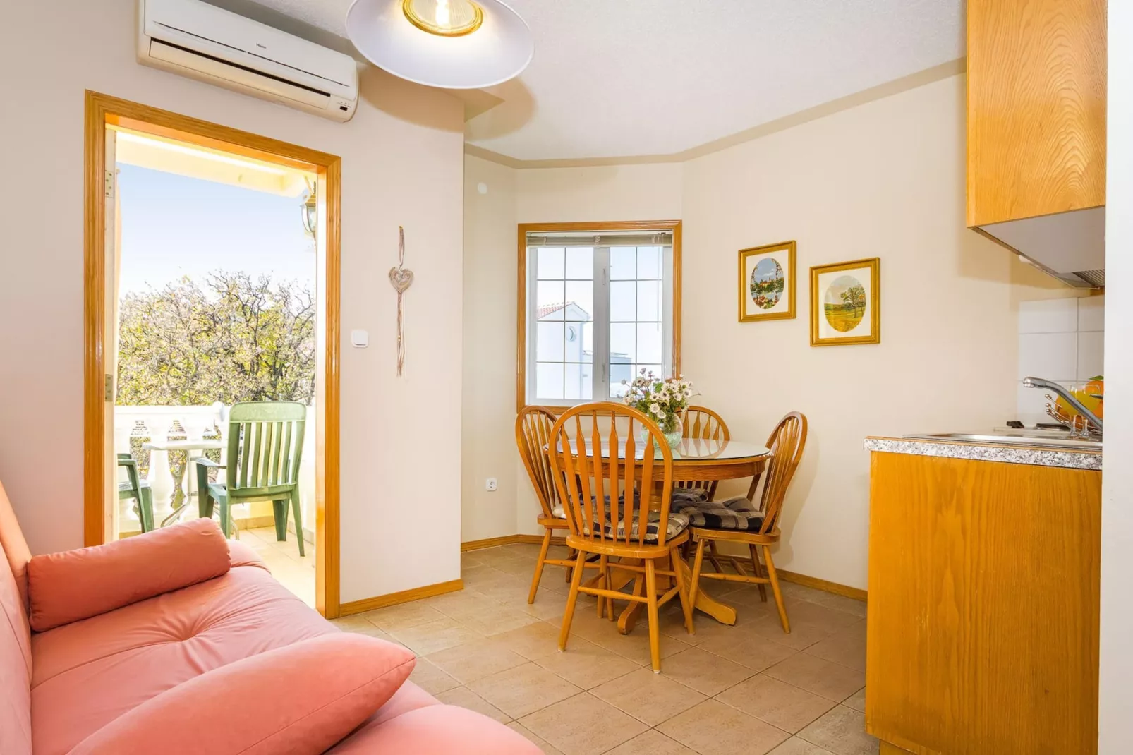 Beachfront apartment Mareo 3 - Woonkamer
