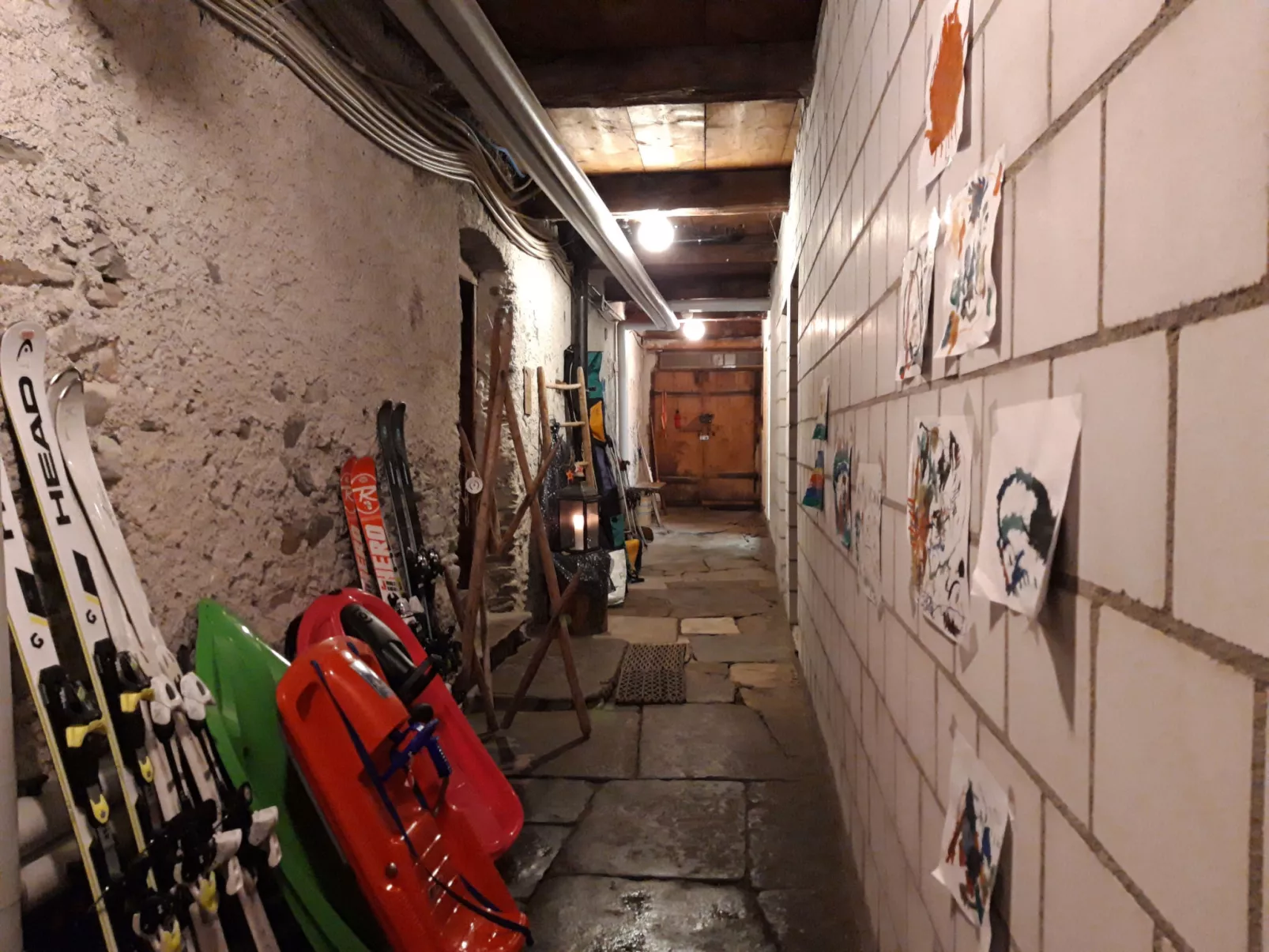 Ferienwohnungen im Schloss, (Nufenen). - Binnen