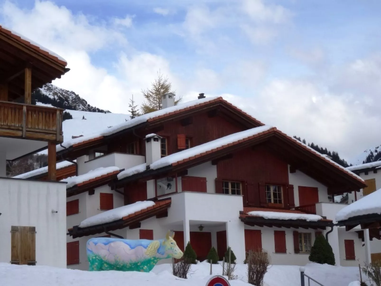 Tgèsa La Tscheppa A Vujevic, (Camischolas Sedrun). - Buiten