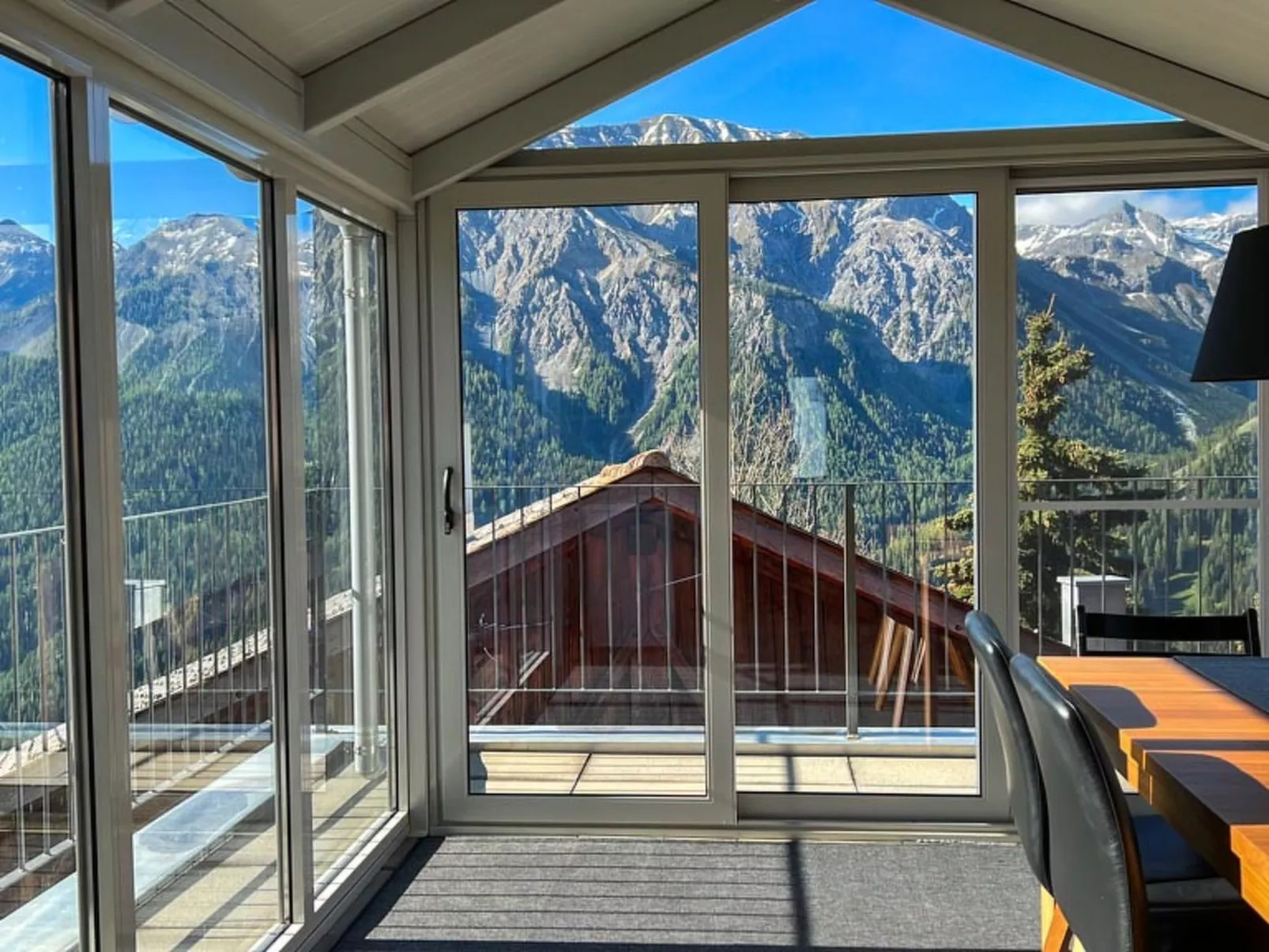 Bergblick-Craistas, (Sta. Maria - Santa Maria Val Müstair). - Binnen