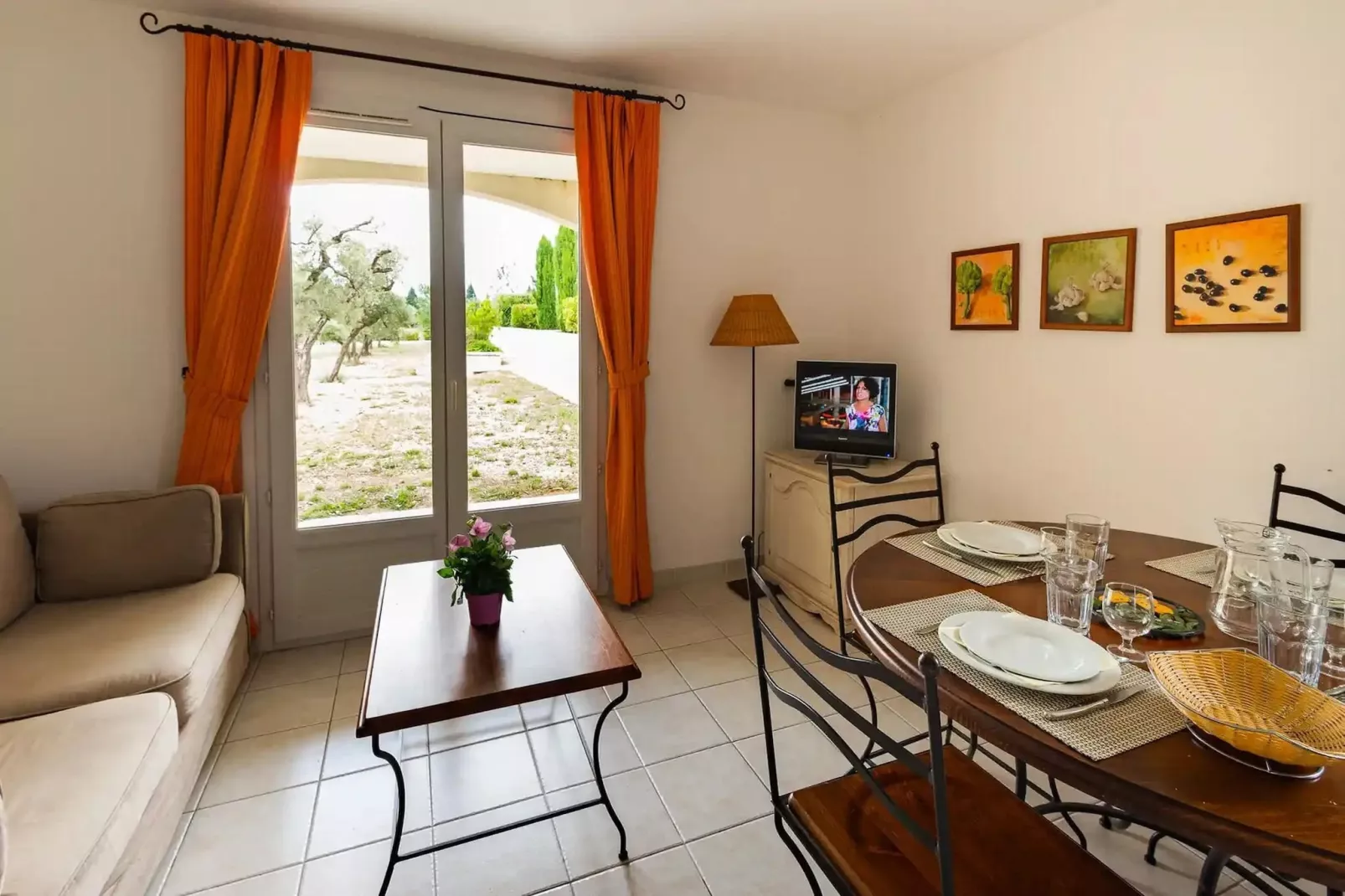 Le Domaine De Bourgeac 2 Room Apartment 4 pax OTA - Eetkamer