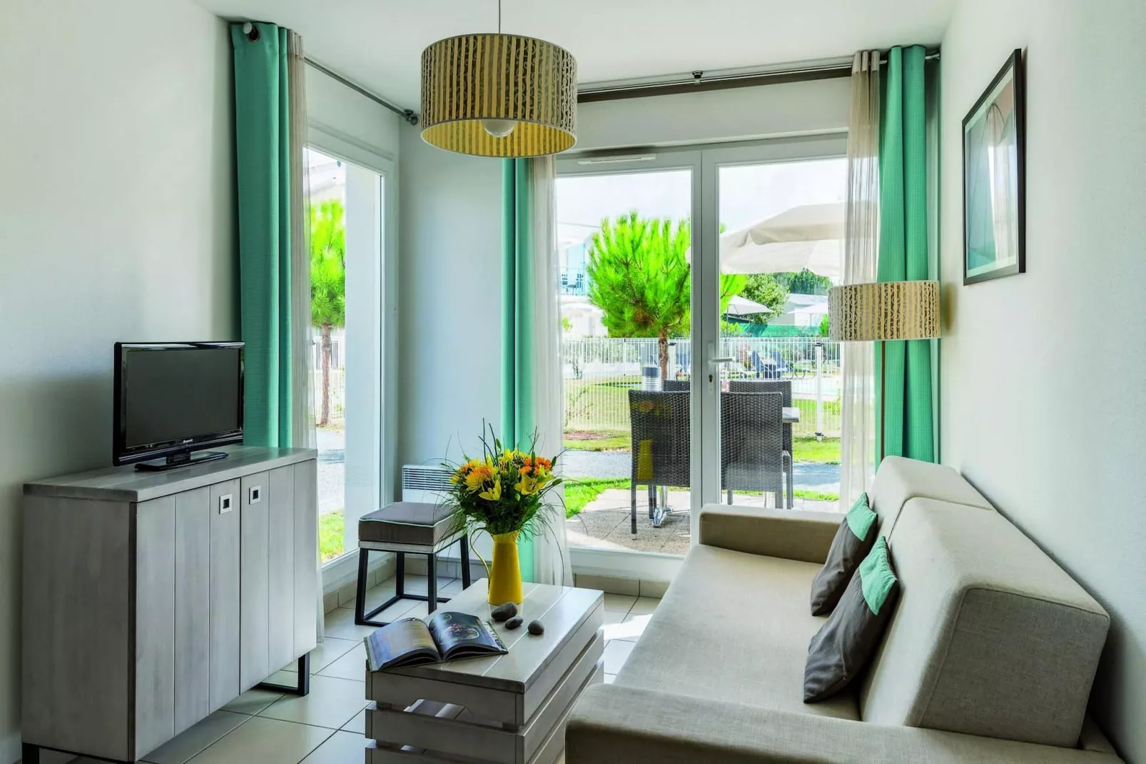 Les Carrelets 1 bedroom apt sleeps 4 without balcony OTA - Woonkamer