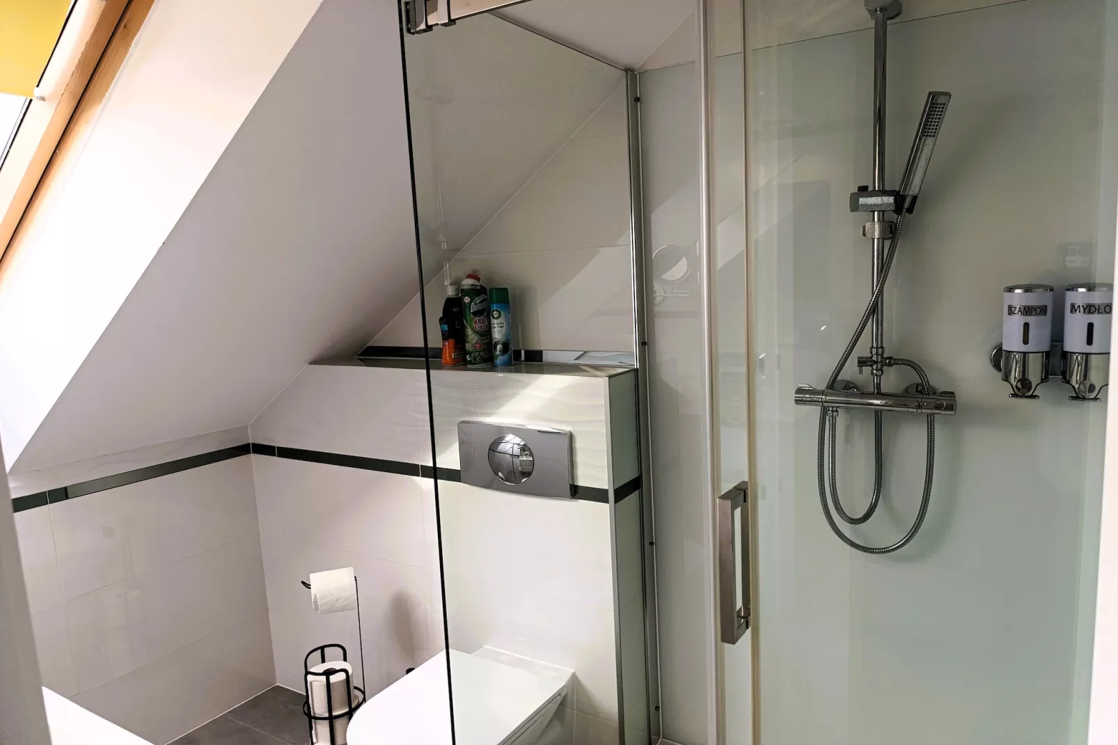 Komfortowy apartament dla 6 osób Międzywodzie II piętro - Badkamer