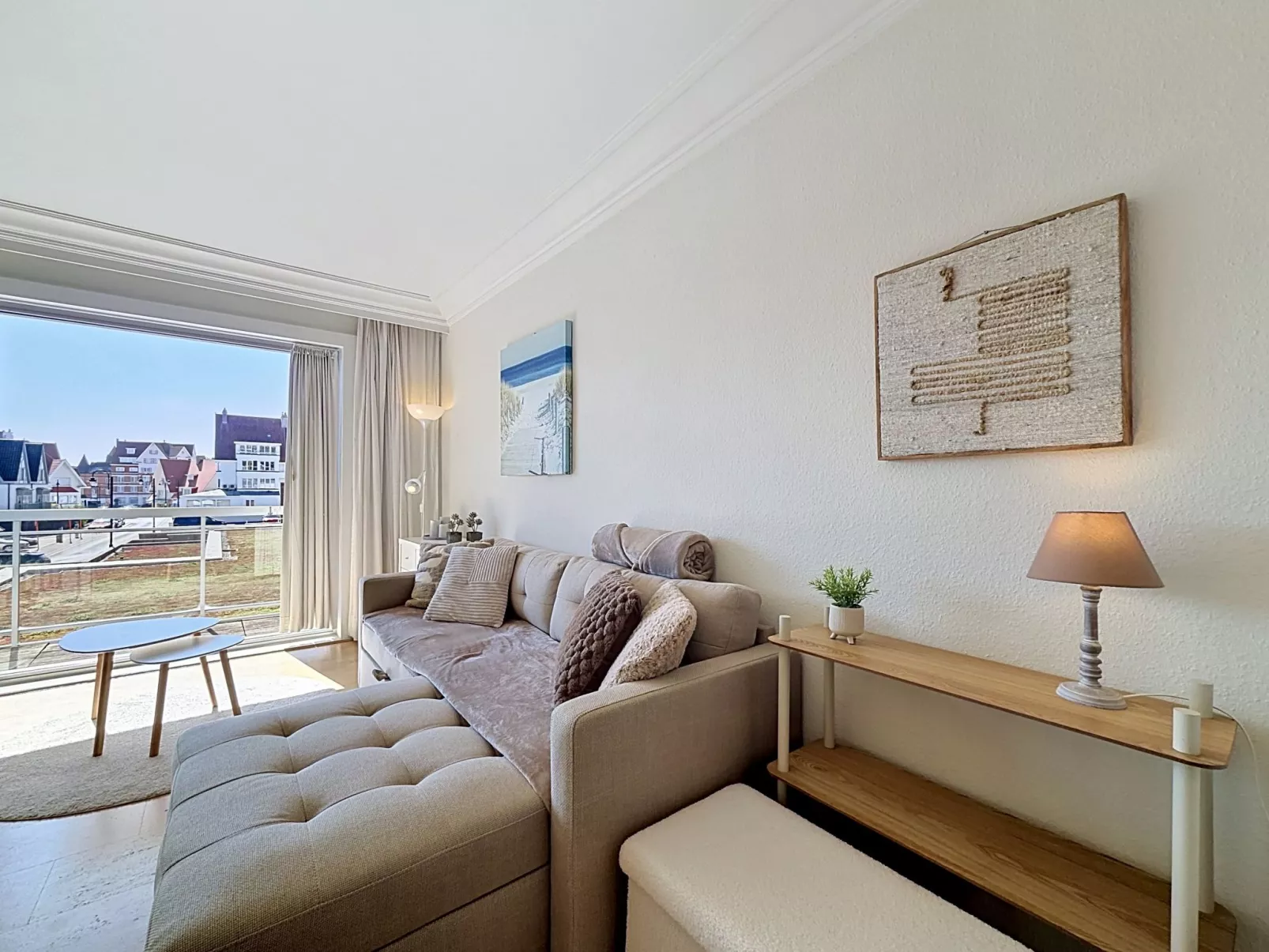 Cosy @ the beach studio with pool - Binnen