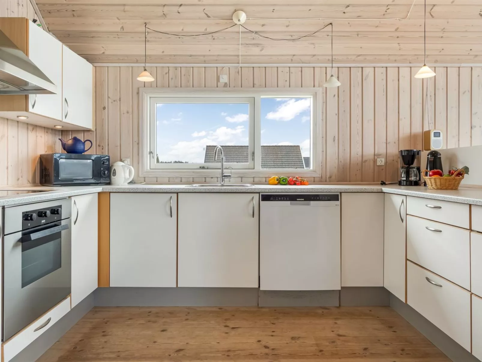 "Tilje" - 80m from the sea - Binnen