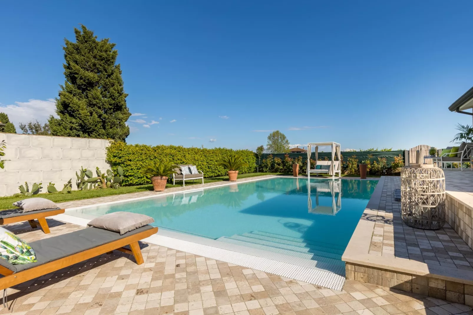 The Luxury Beach Villa - Zwembad