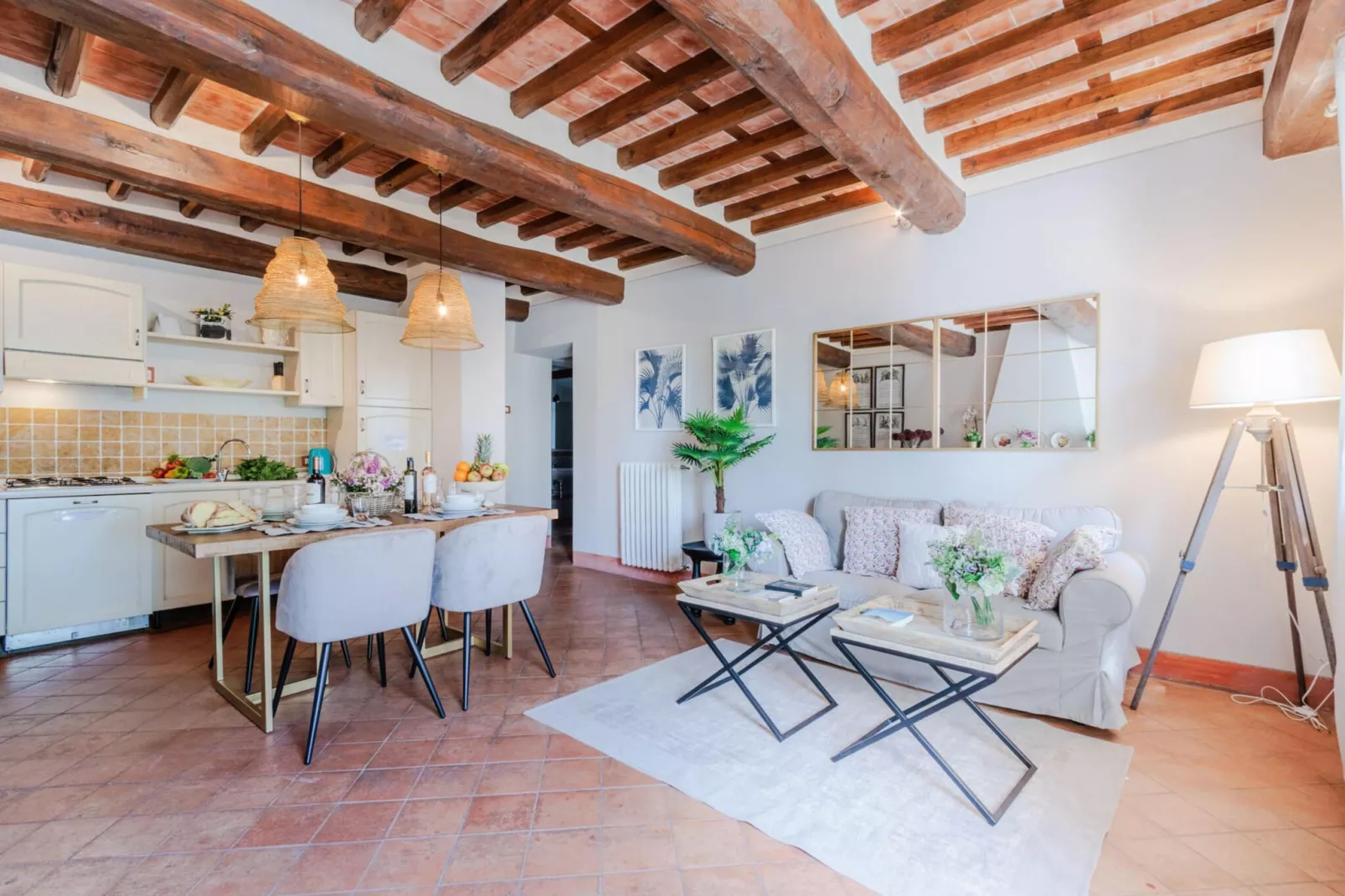 Jacopo Farmhouse Apartment in Wine Resort in Lucca - Woonkamer