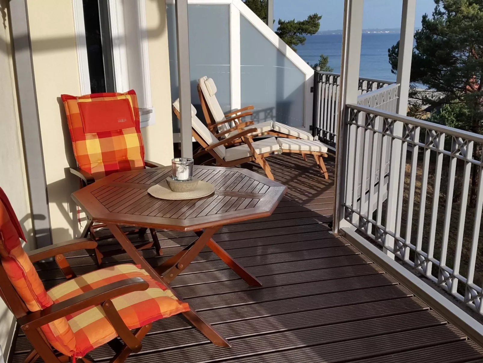 Strandnahe Wohnung mit Großem Balkon und Meerblick - Buiten